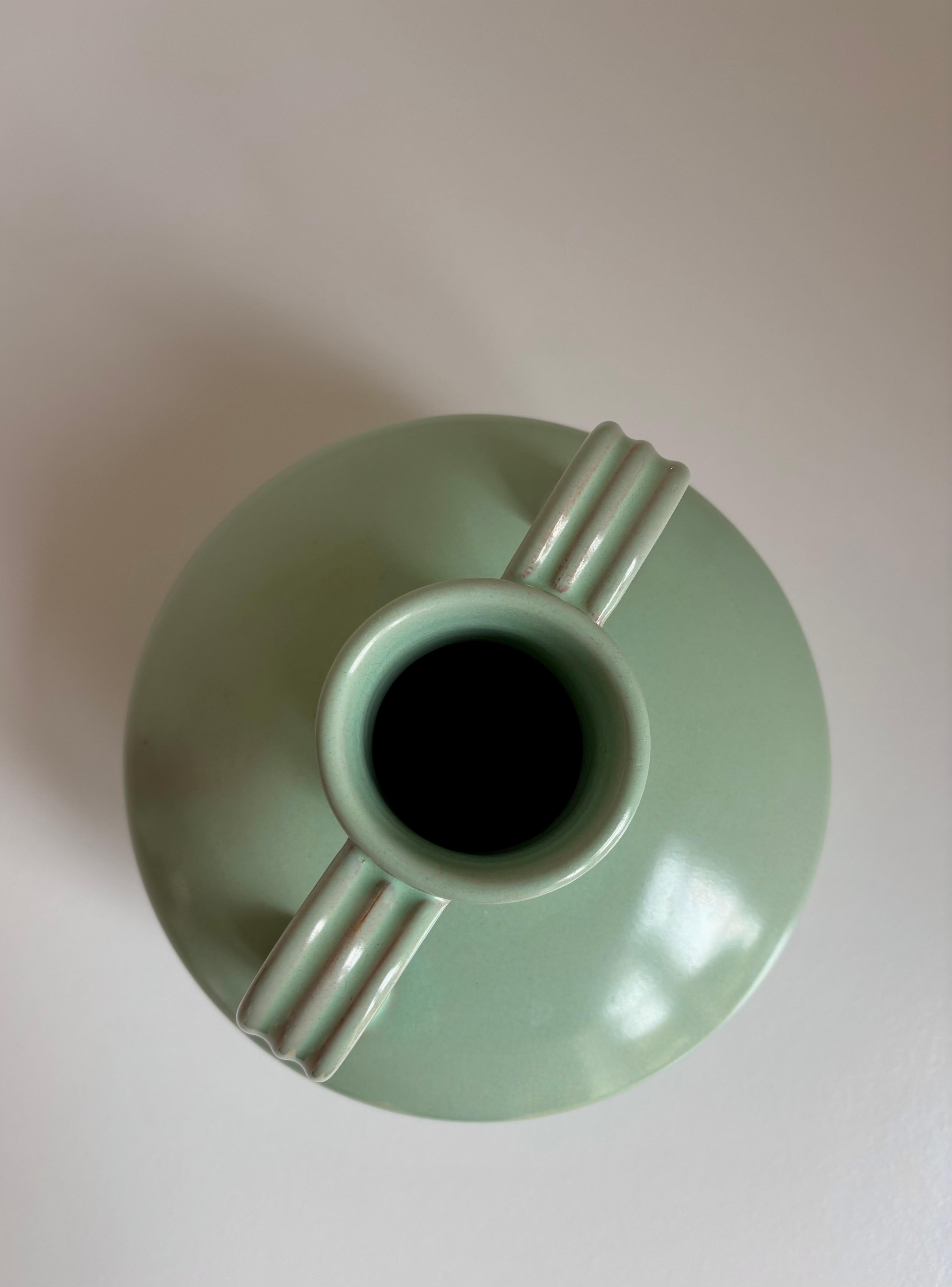 Vase en céramique vert menthe de Harald Östergren des années 1930, Upsala Ekeby, Suède en vente 5