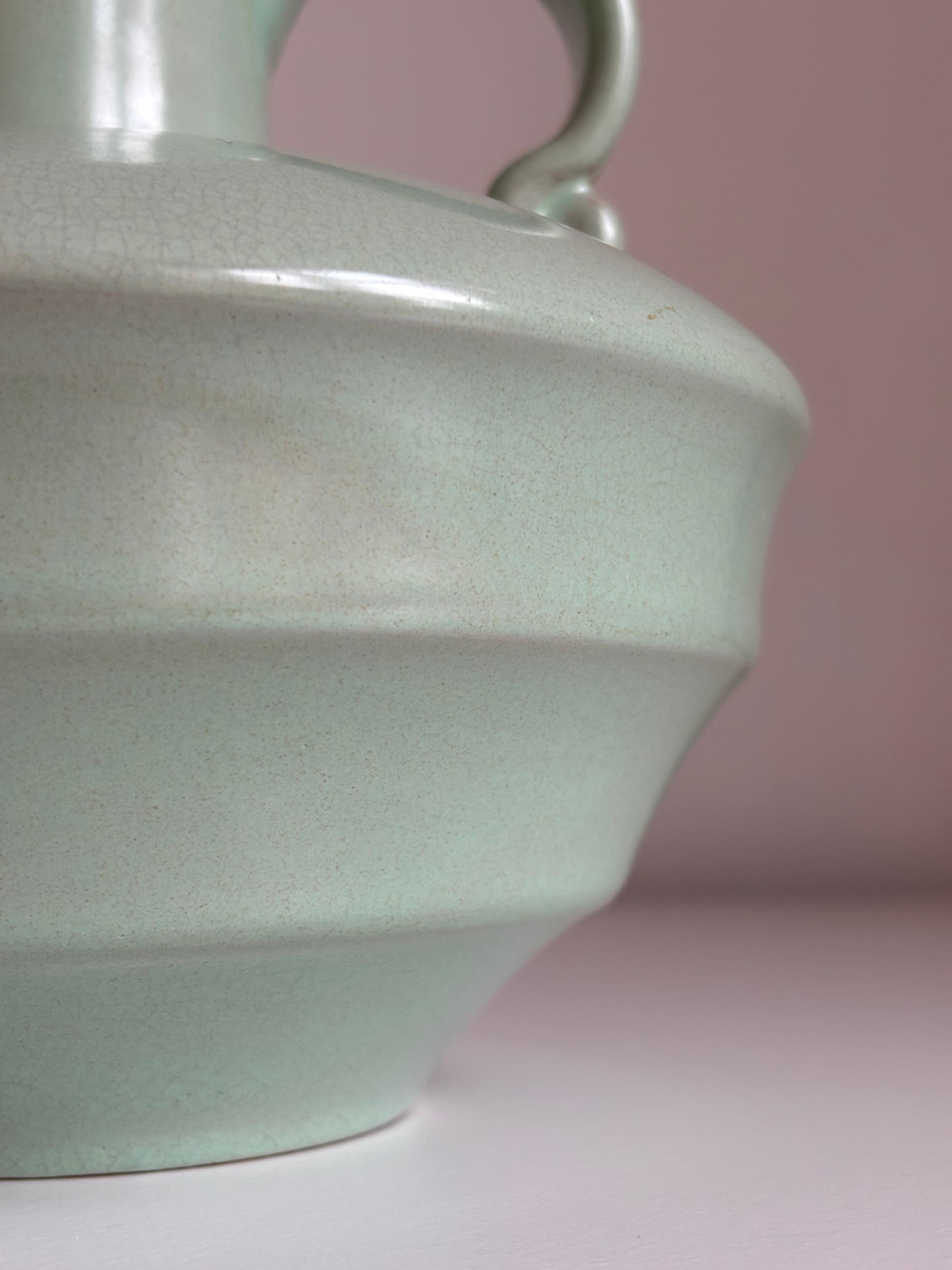 20ième siècle Vase en céramique vert menthe de Harald Östergren des années 1930, Upsala Ekeby, Suède en vente