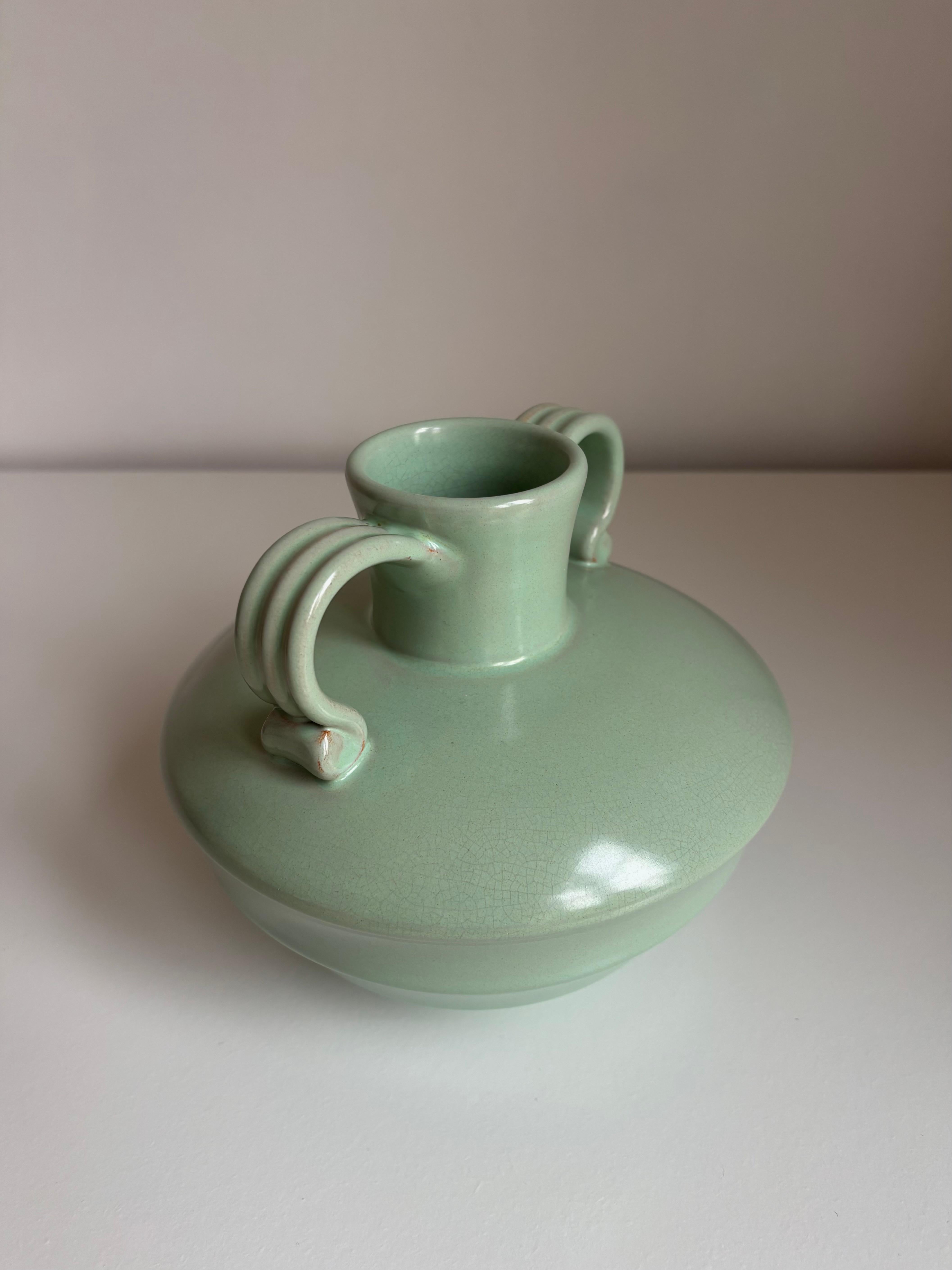 Céramique Vase en céramique vert menthe de Harald Östergren des années 1930, Upsala Ekeby, Suède en vente