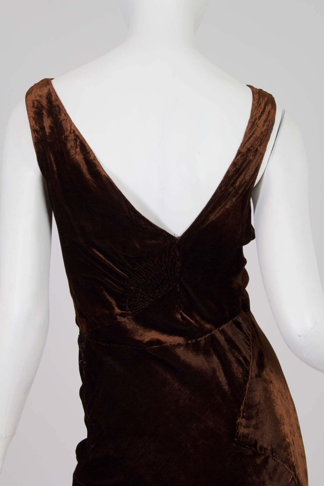 1930S HARRODS Chocolate Brown Asymmetrically Draped Bias Silk Velvet Gown In Excellent Condition In New York, NY