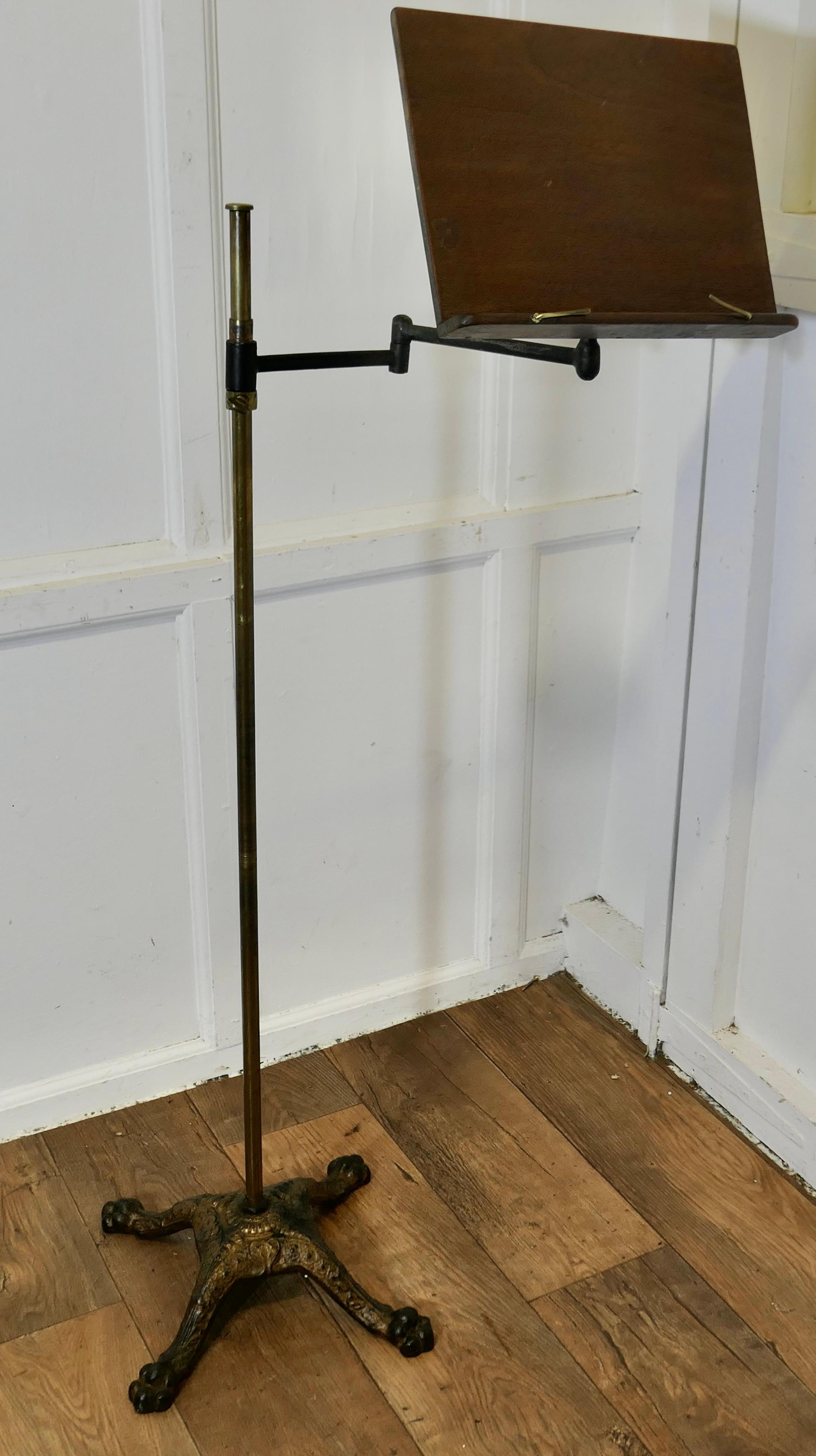 Fer Stand de lecture ou de musique Harrods des années 1930  Une pièce très attrayante, le Stand a un h en vente