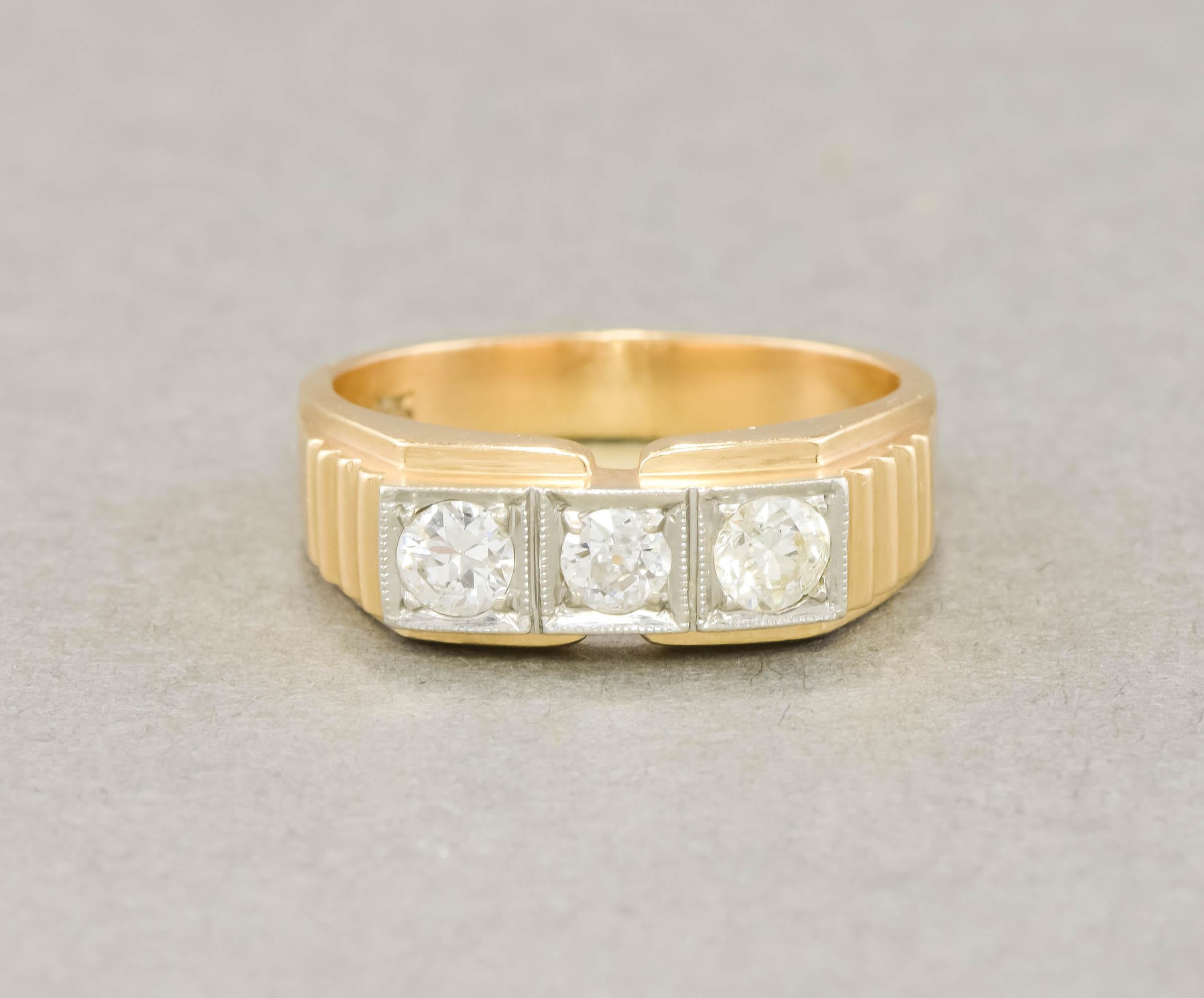 Bague à anneau en or 18 carats et platine avec diamants taille européenne, années 1930, pour hommes ou femmes Bon état - En vente à Danvers, MA