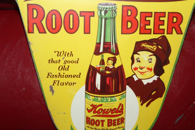 【レトロ】ヴィンテージ 広告看板 ブリキ Howel's Root Beer 1930s Howell's Root Beer Soda Double Sided Tin Sign For Sale at
