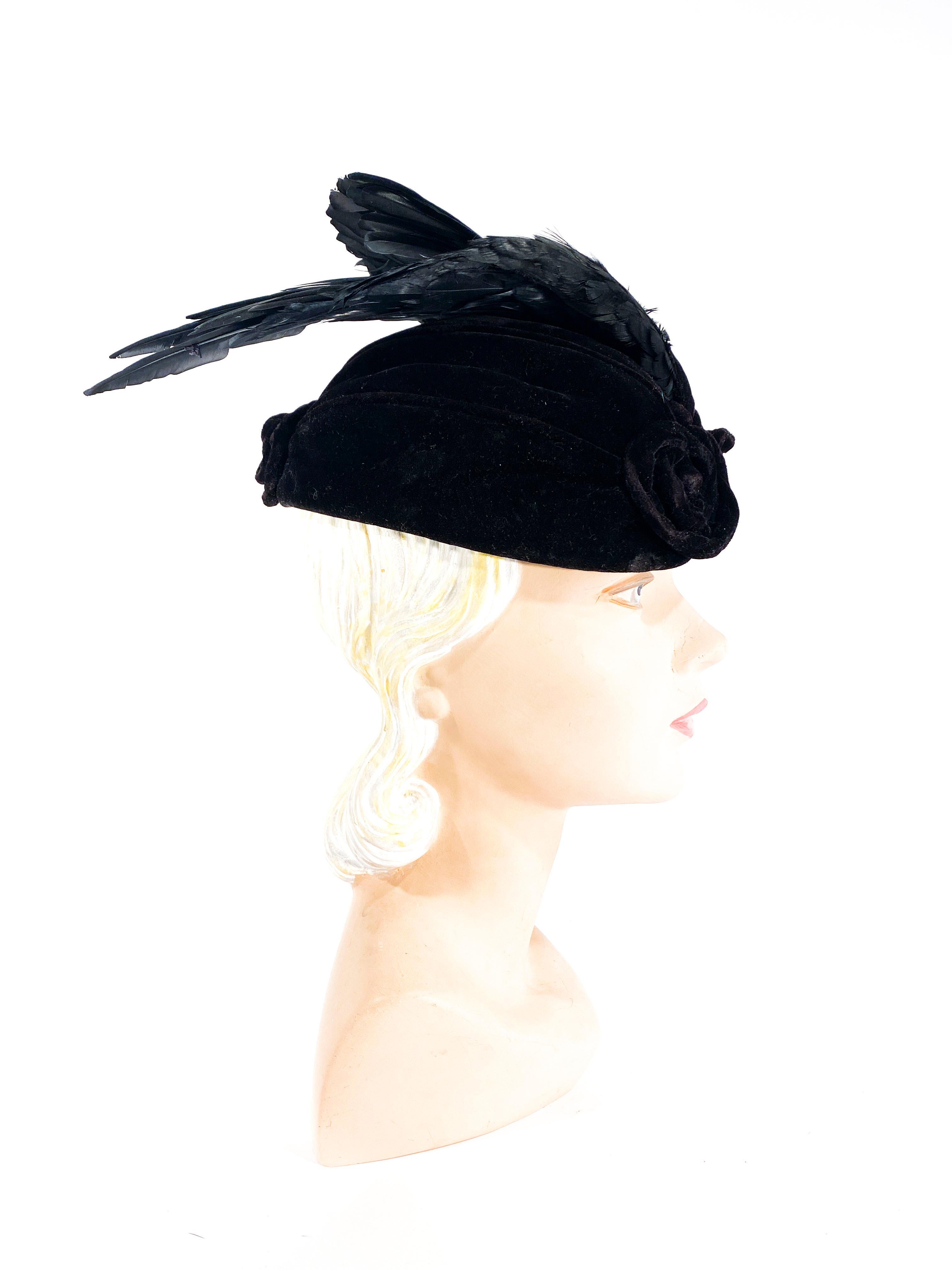 1930s I. Magnin Sculptured Black Velvet Perch Hat with Feathered Wings In Good Condition In San Francisco, CA