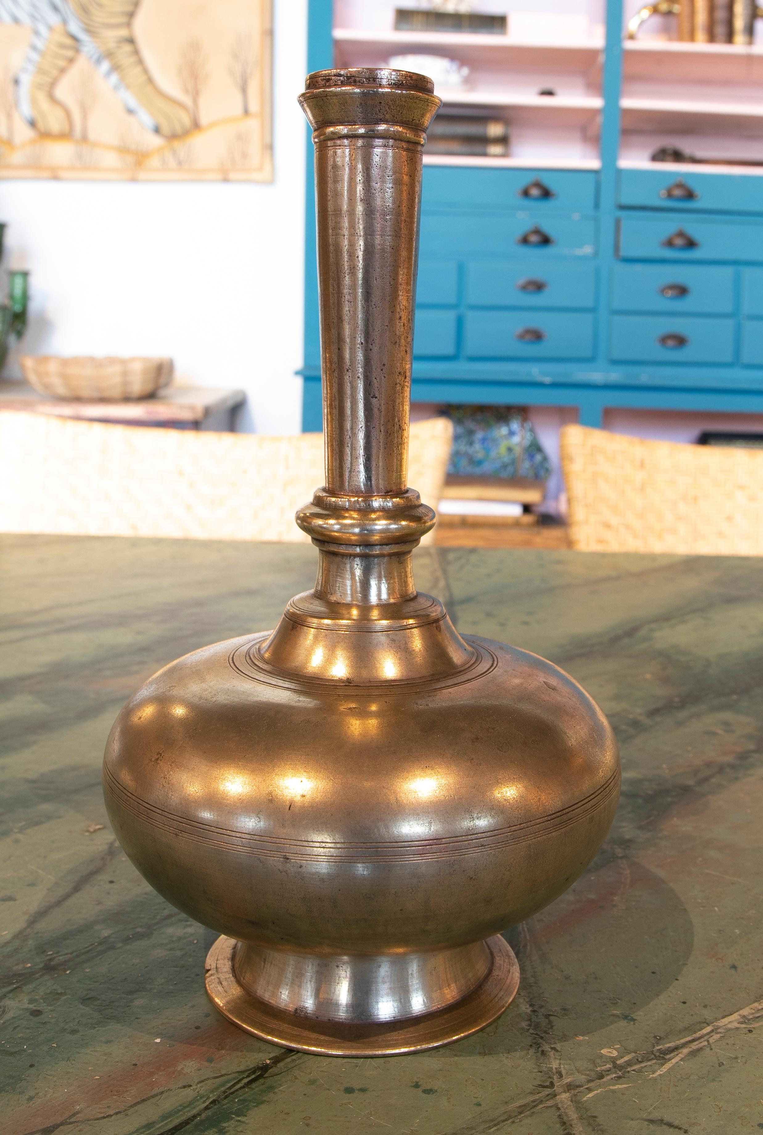 1930s indu simple bronze vessel.