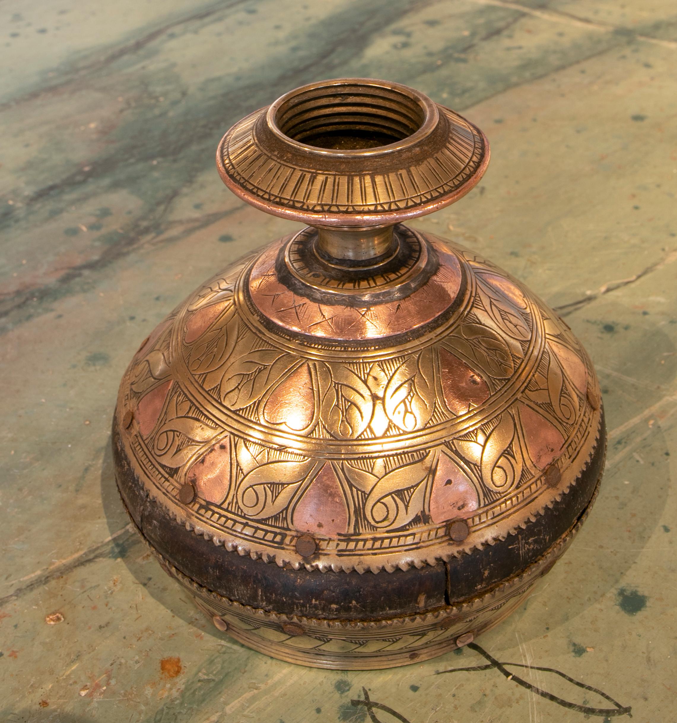 1930s Indu Simple Bronze Vessel In Good Condition In Marbella, ES