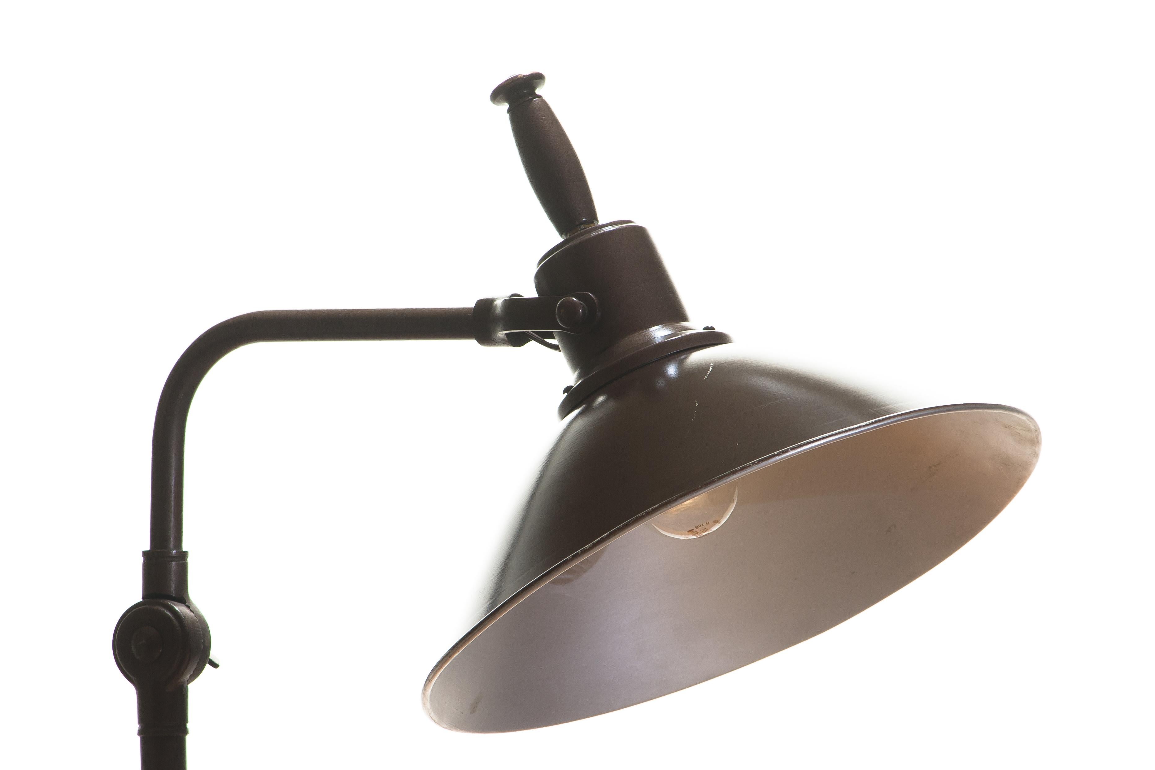 American Classical 1930s Industrial Brass Cast Iron Floor Lamp Made by Faries Mfg & Co., USA F