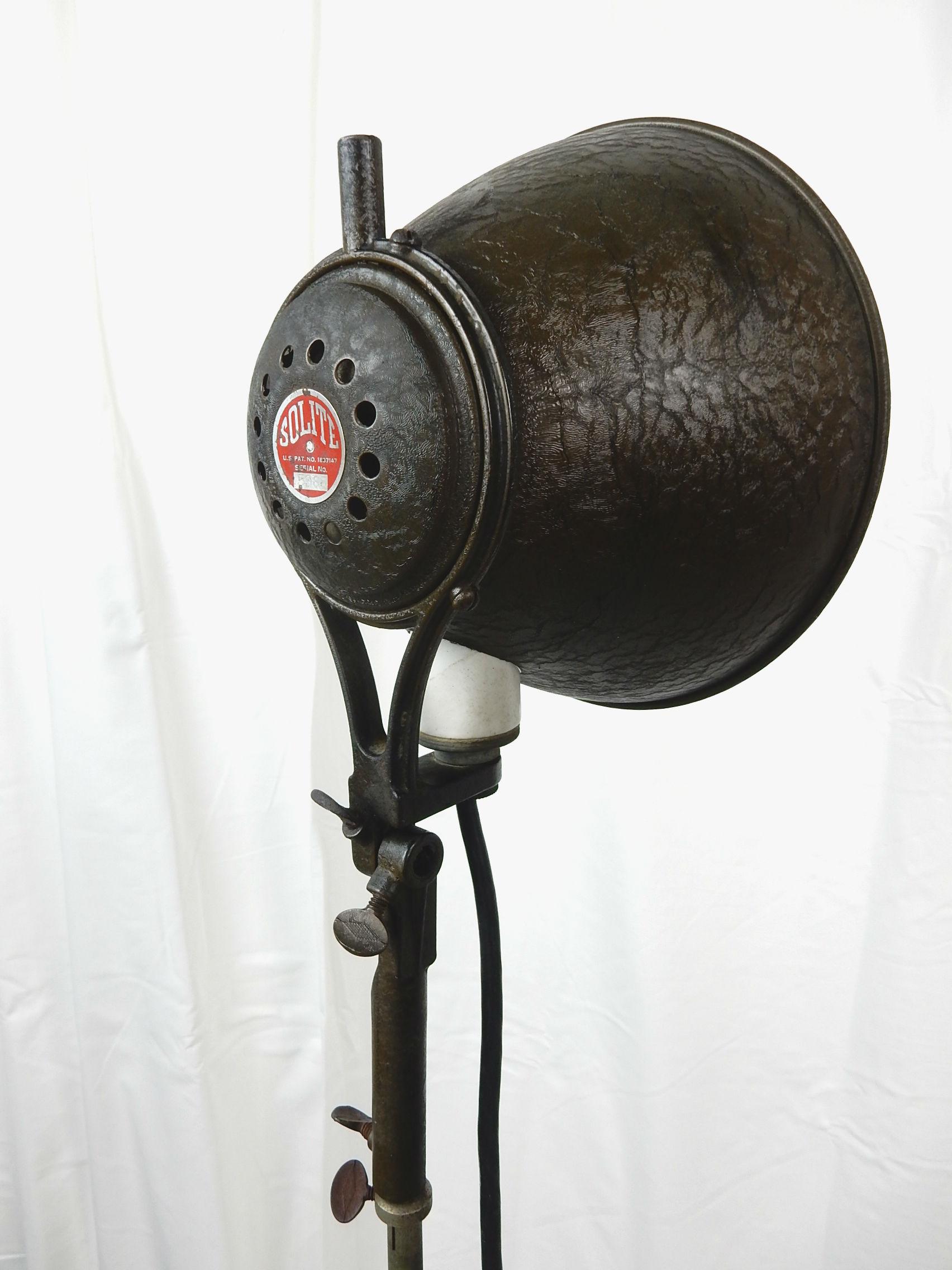 Pair of 1930s Industrial Machine Age Adjustable Tri-Pod Spot Floor Lamps 3