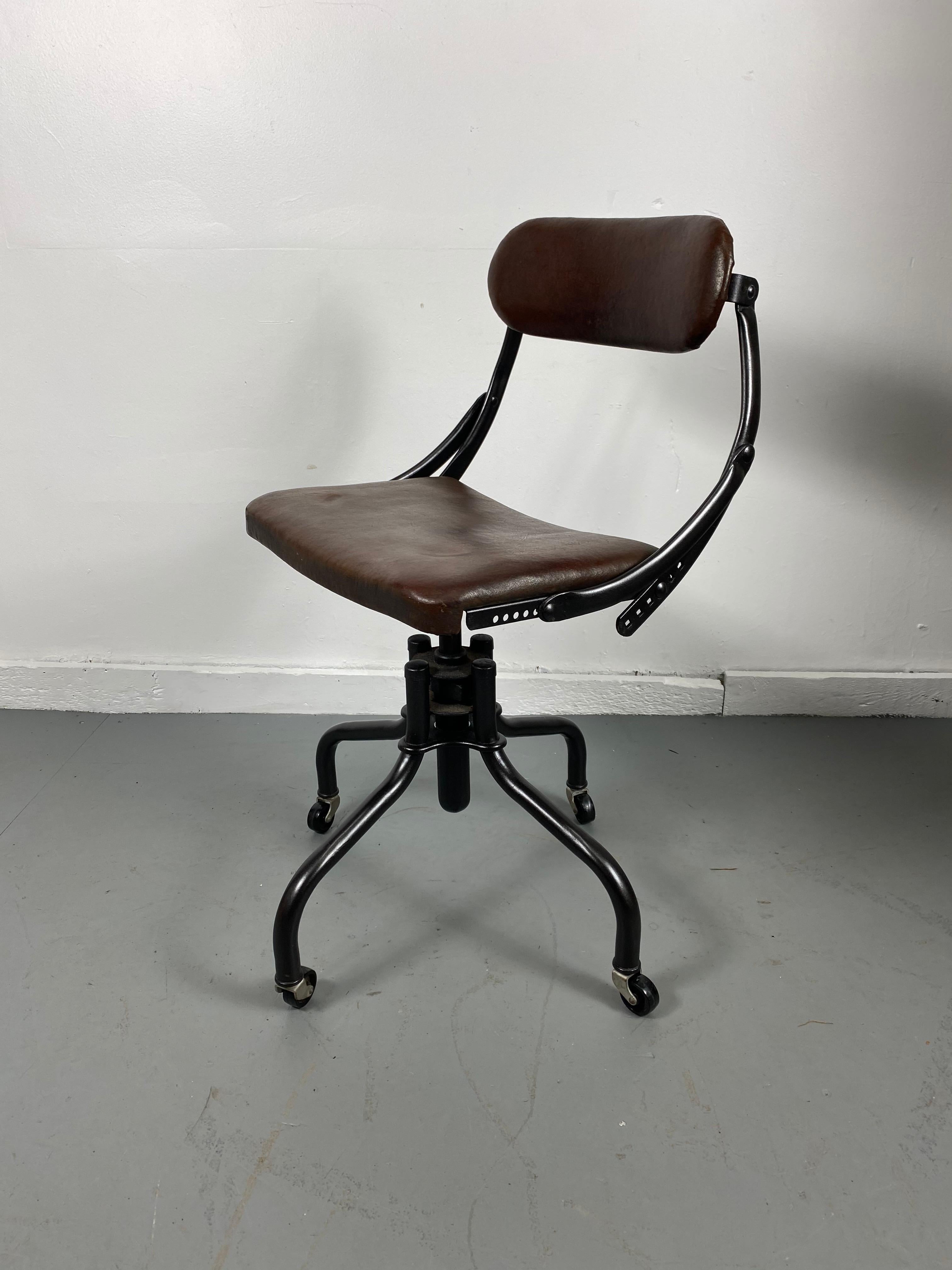 American 1930s Industrial Swivel Task / Desk Chair Manufactured by Do/ More, Art Deco