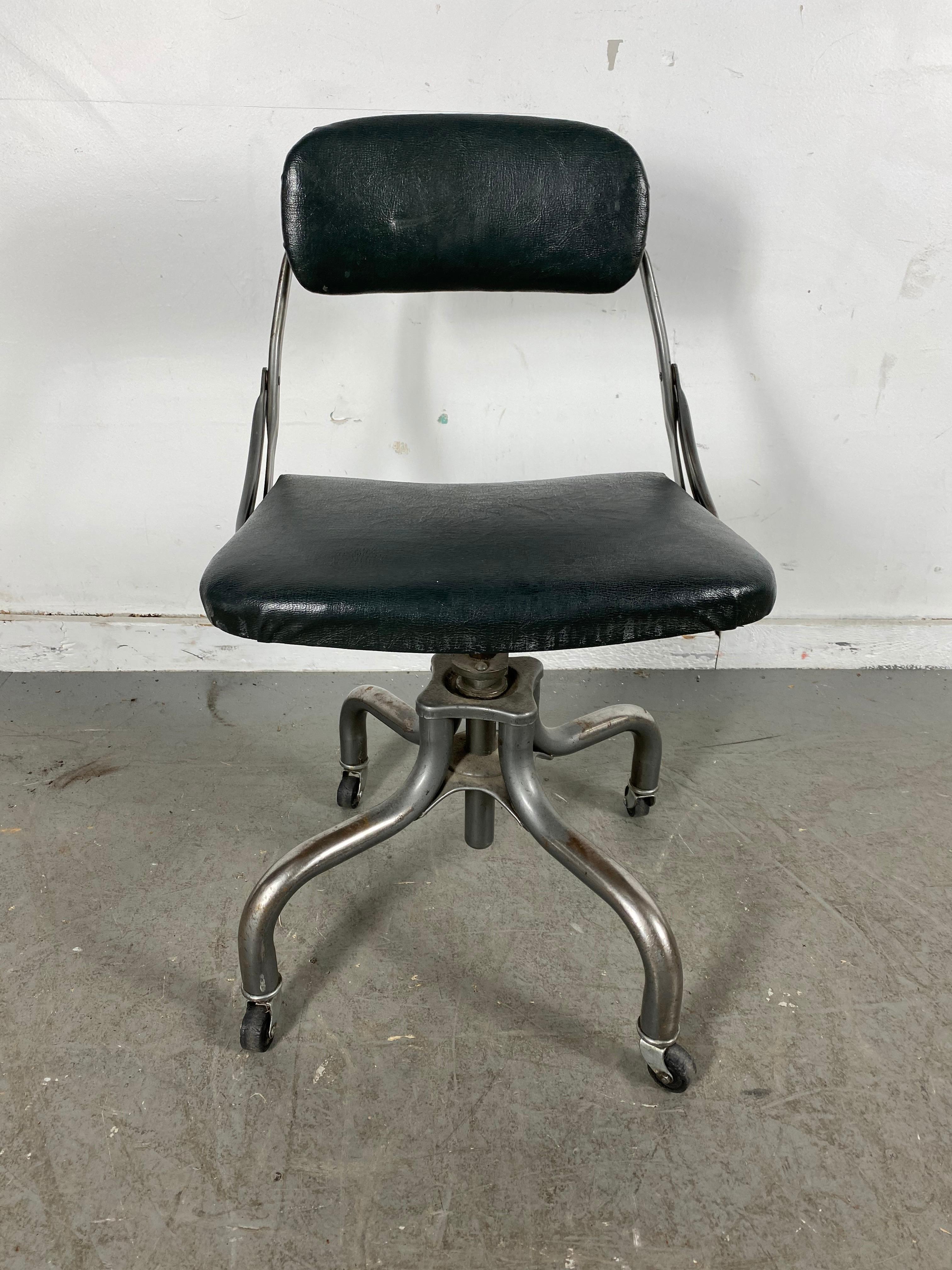 1930s Industrial swivel task / desk chair manufactured by Do/ More, Art Deco, amazing, unmolested, all original condition, retains original 