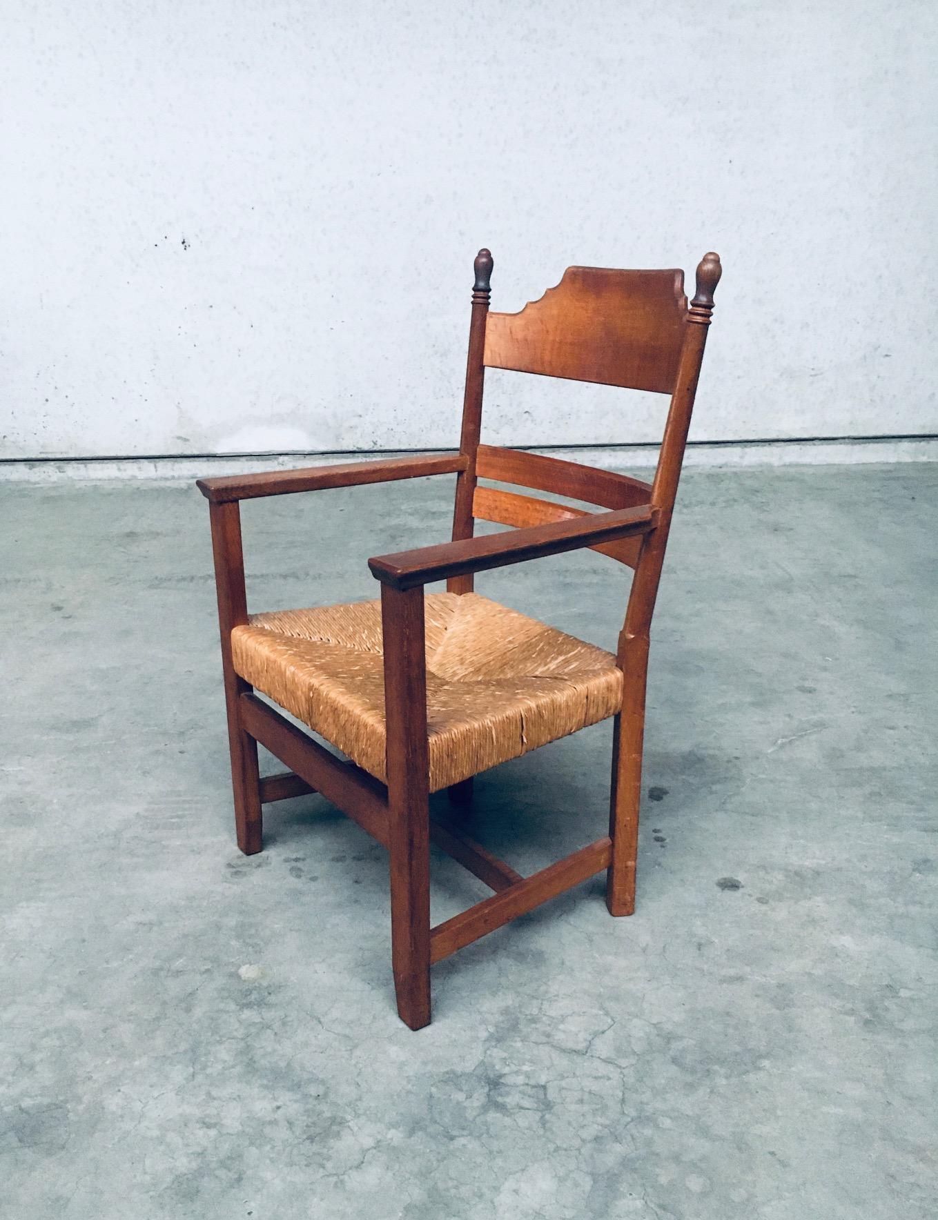 1930er Jahre Italienische Alpen Rustic Design Geschnitzt Großer Sessel (Rustikal) im Angebot