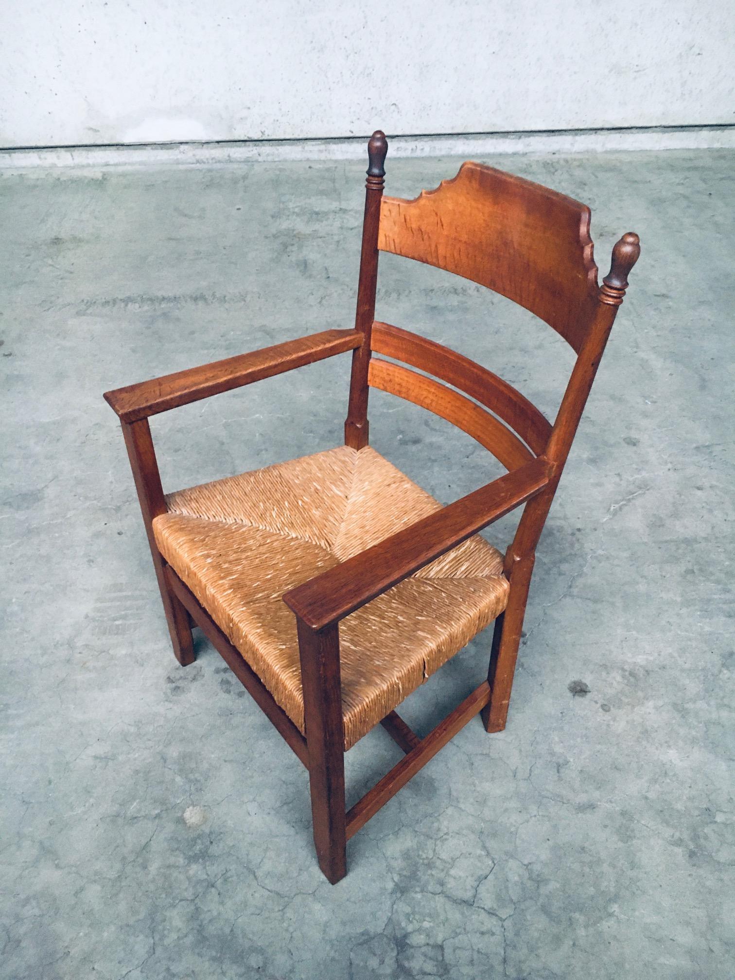 1930er Jahre Italienische Alpen Rustic Design Geschnitzt Großer Sessel im Zustand „Gut“ im Angebot in Oud-Turnhout, VAN