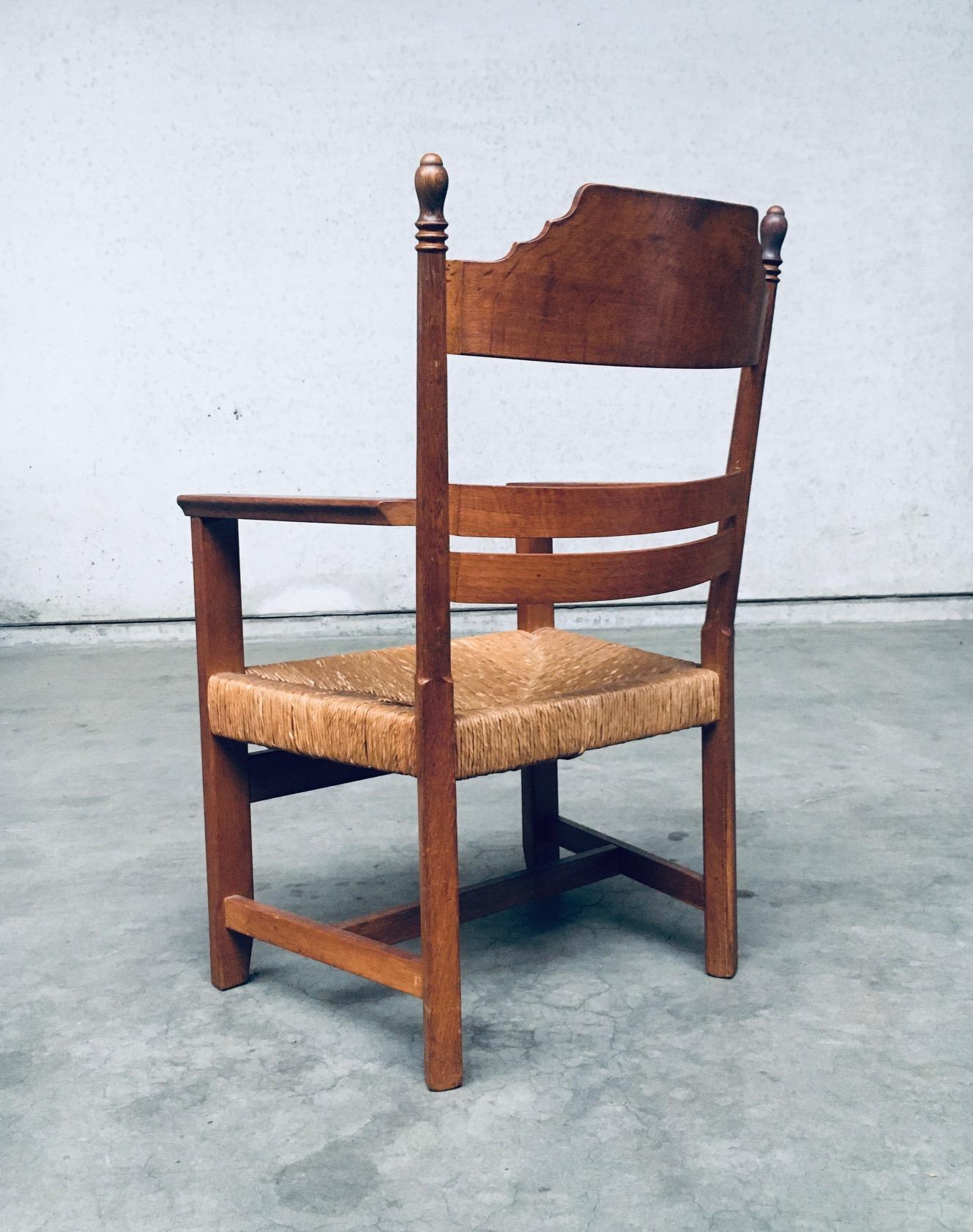 1930er Jahre Italienische Alpen Rustic Design Geschnitzt Großer Sessel (Binse) im Angebot