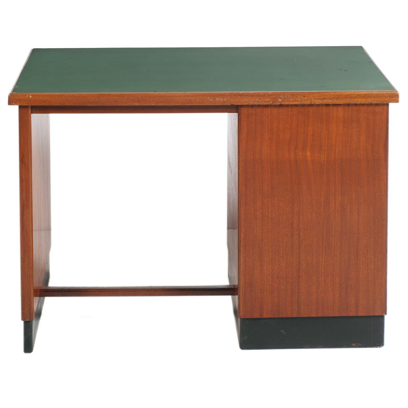 1930s, Italian Art Deco Desk Writing Table Four Drawers in Blond Walnut For Sale 1