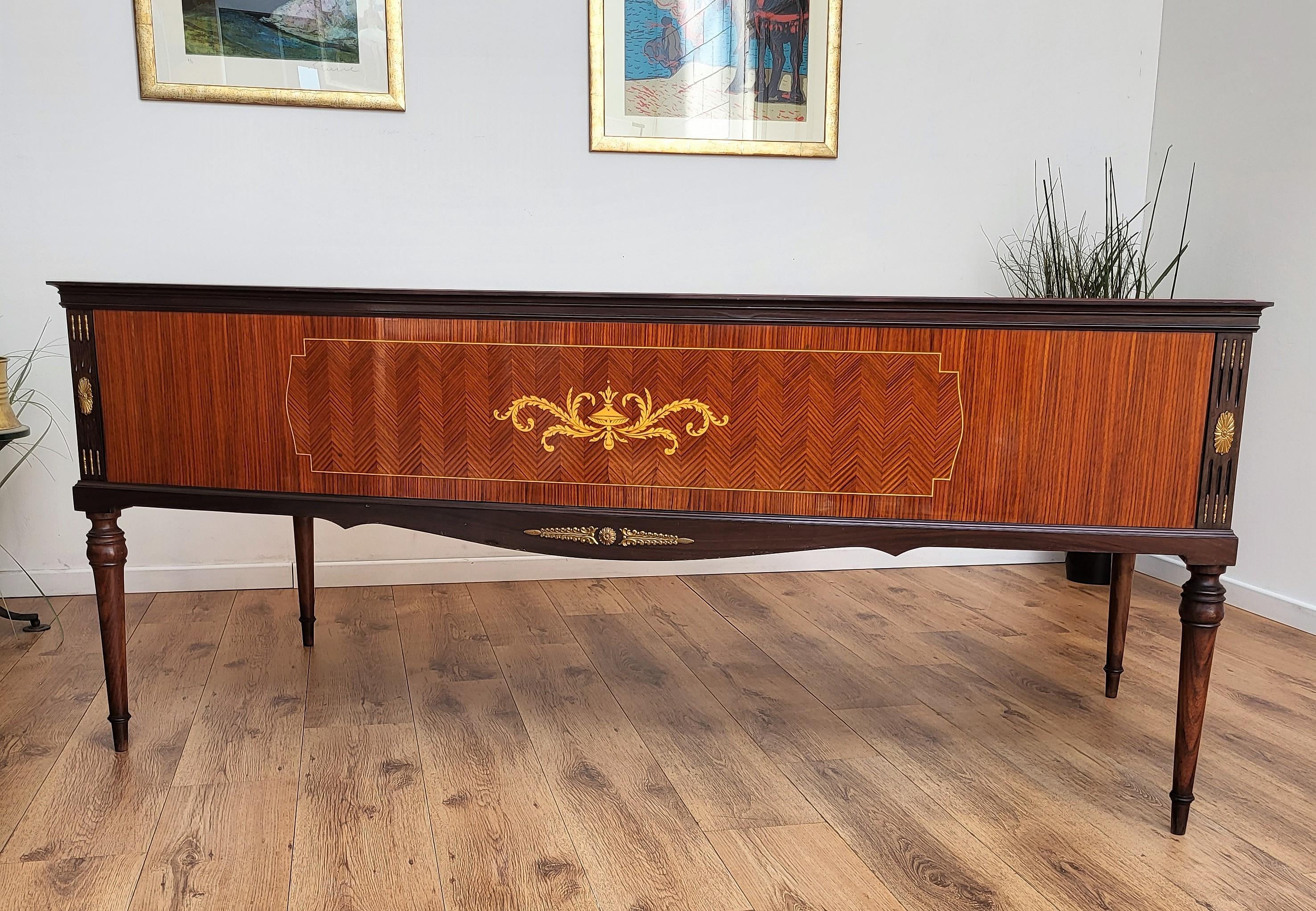 1930s Italian Art Deco Mid-Century Modern Wood, Glass and Brass Writing Desk In Good Condition In Carimate, Como