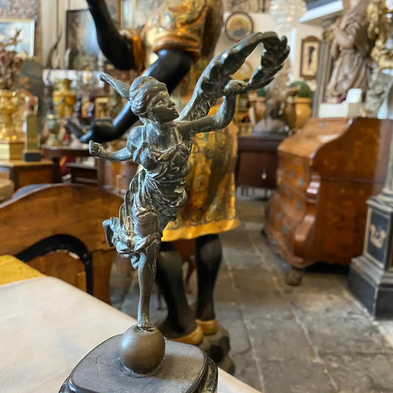 An Art Deco bronze statue made in Italy in the Thirties, very good conditions overall, original polycrome marble base and bronze are in original patina.