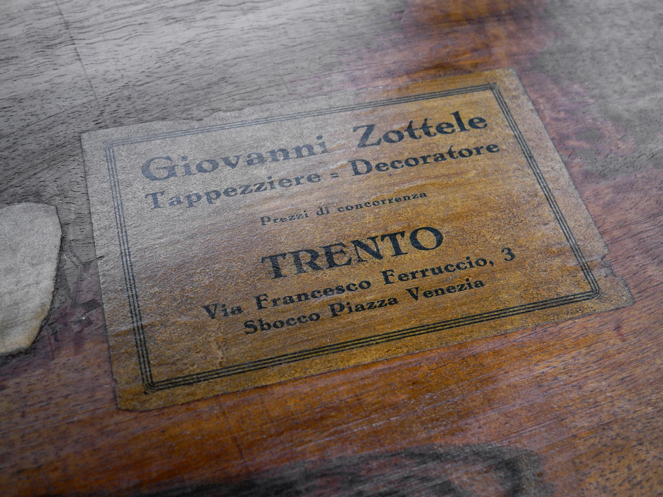 1930s Italian Art Deco Side Table or Bedside Table with the Original Label 5