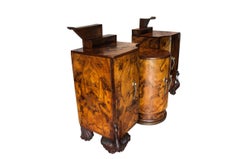 1930er Jahre Italienisches Art Deco Sideboard:: Nussbaum