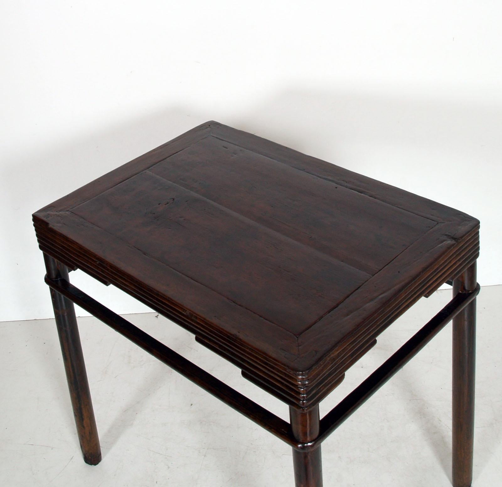 20th Century 1930s Italian Art Deco Table in Solid Walnut by Meroni & Fossati Lissone Milano For Sale