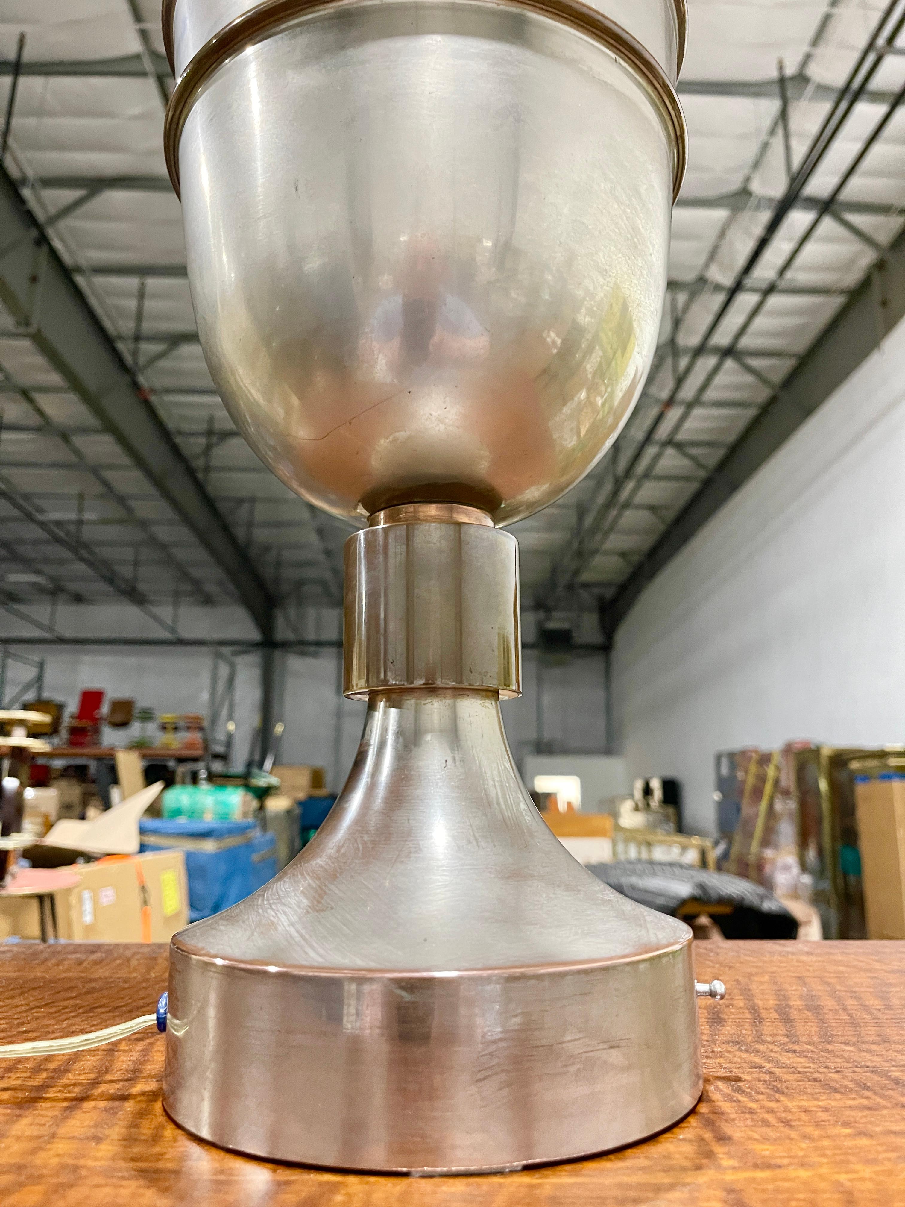1930’s Italian Art Deco Trumpet Vase Lamp For Sale 2