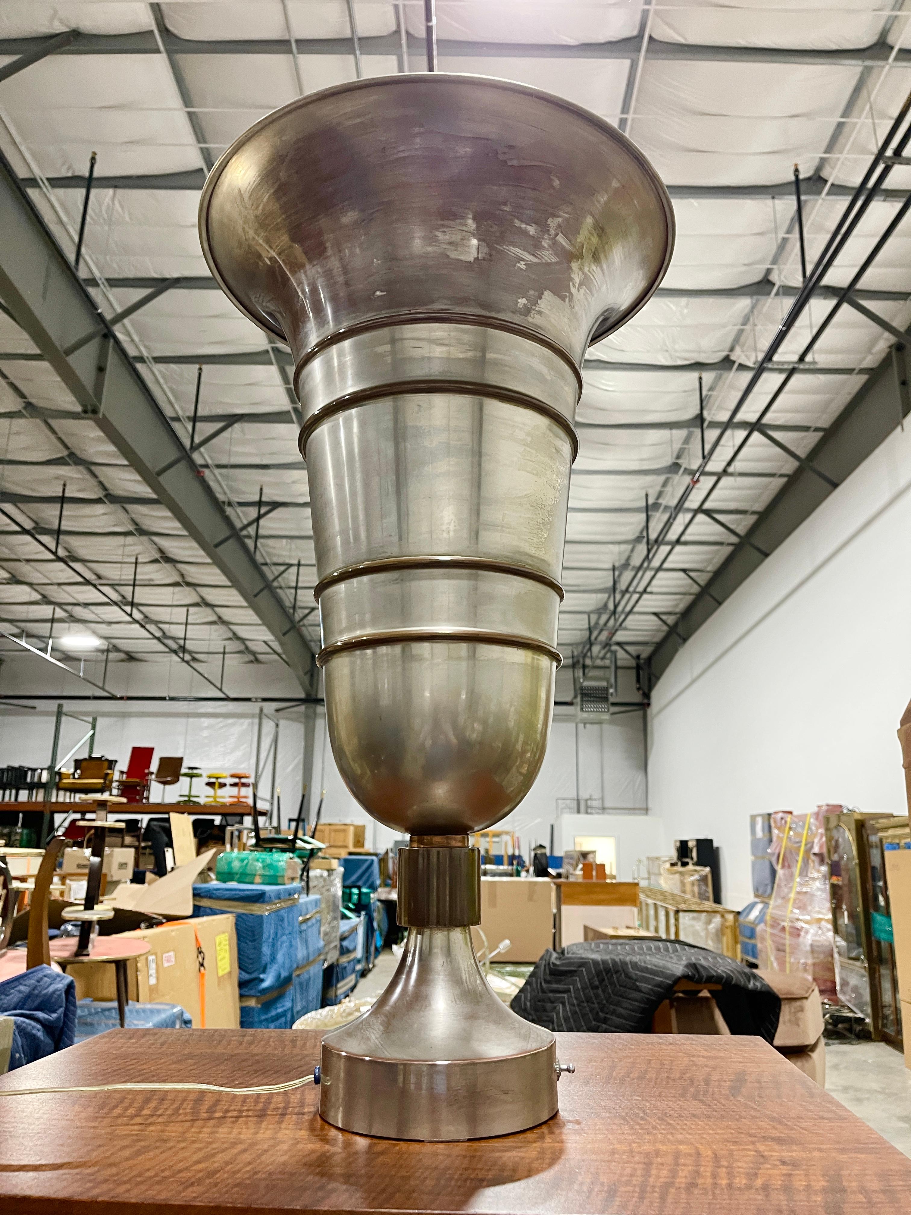 Mid-20th Century 1930’s Italian Art Deco Trumpet Vase Lamp For Sale