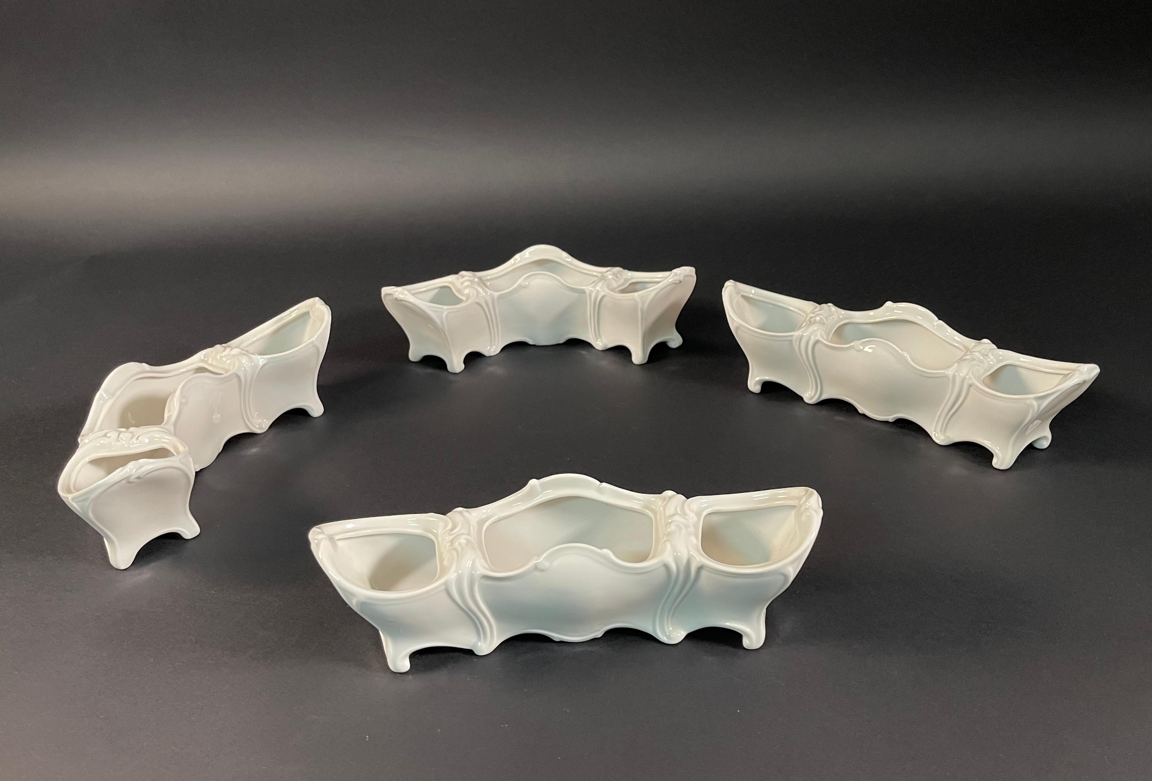 Pieza de cerámica italiana de Capodimonte firmada en 1930 en venta