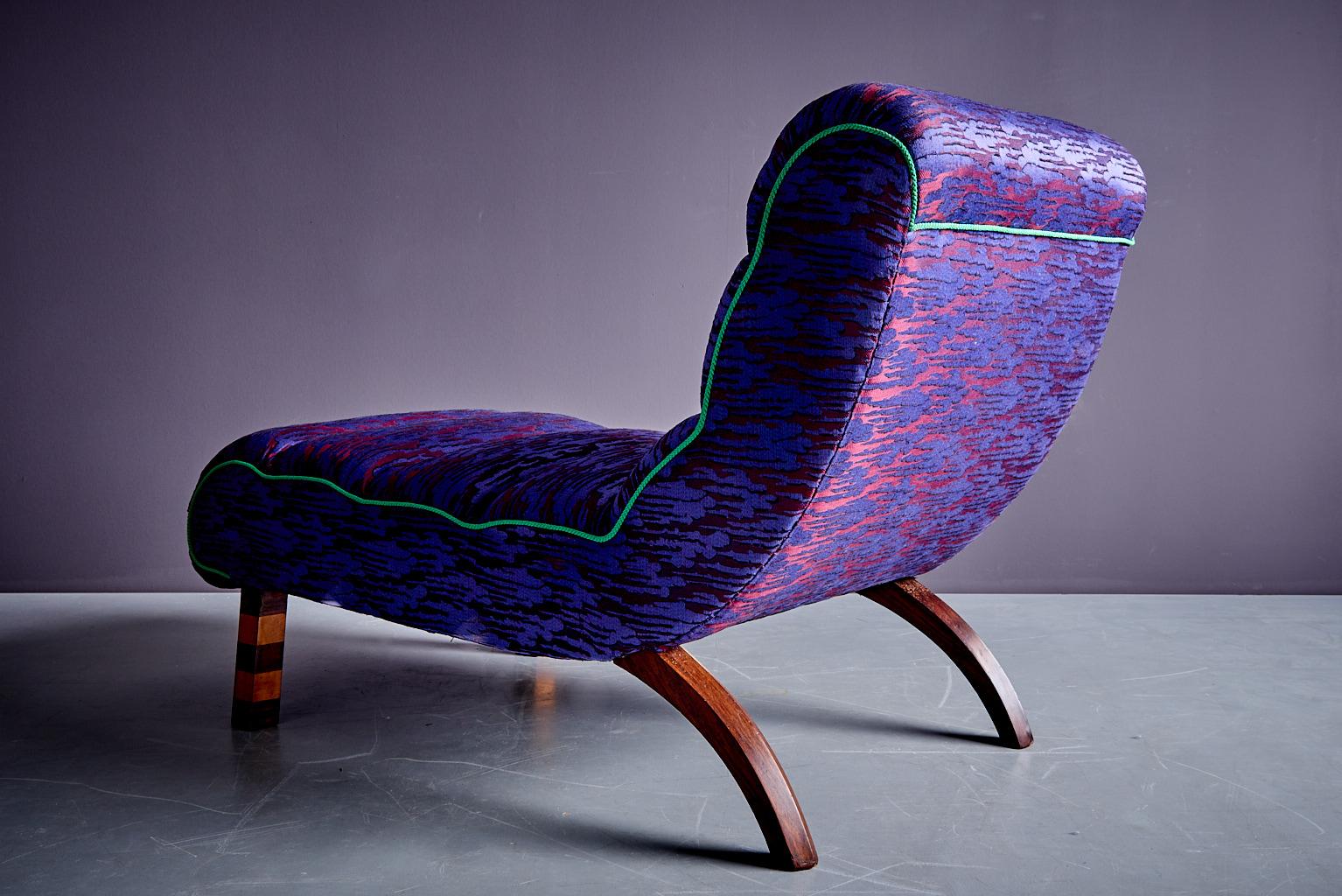 Tissu d'ameublement Chaise longue italienne des années 1930 avec un tissu fabriqué par Prelle, curated by Julia King en vente