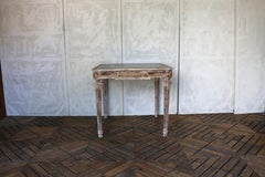 Mesa de juego / mesa de centro neoclásica italiana de los años 30 con tapa de cuero