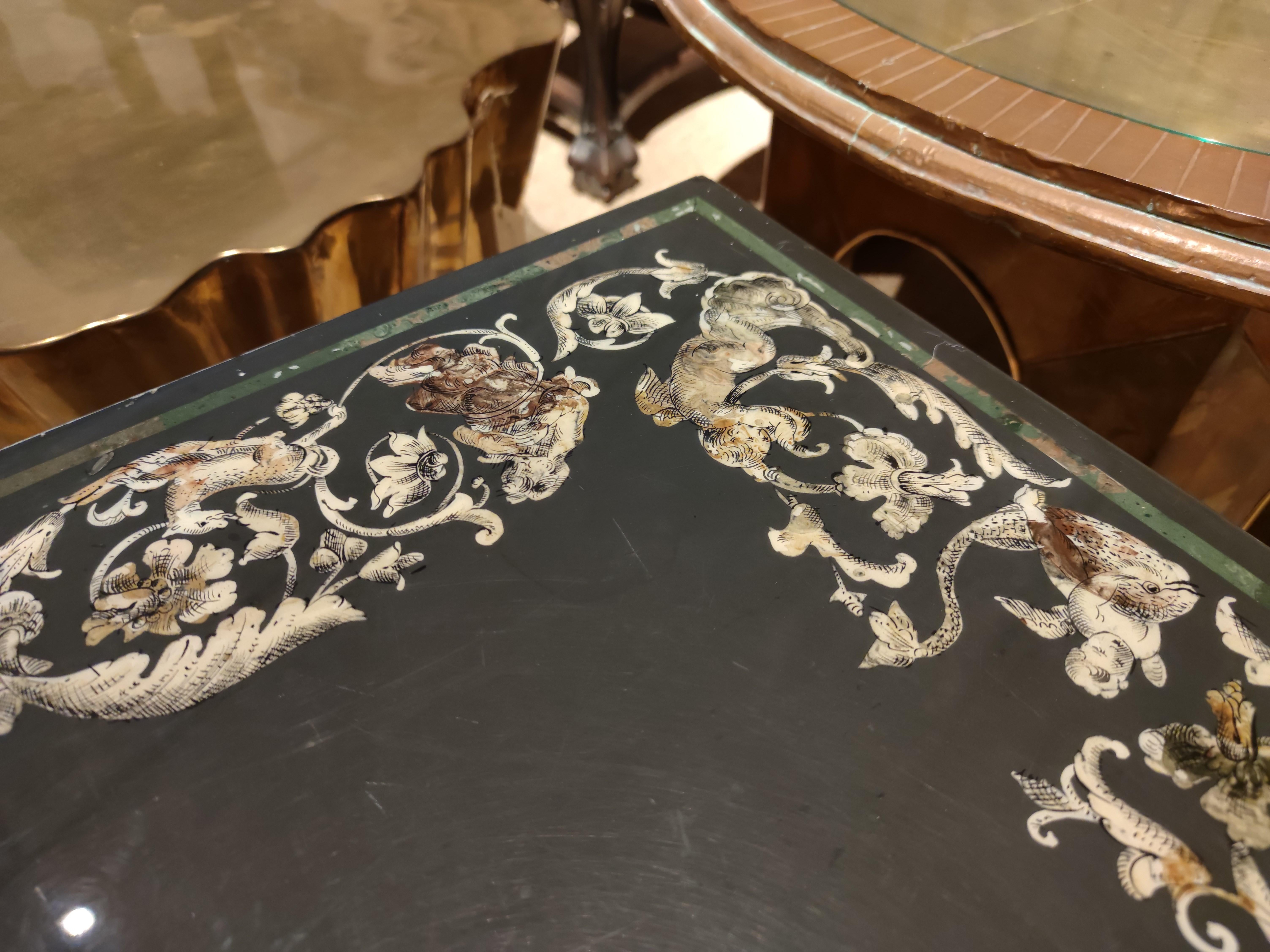 1930s Italian Nero Marble Coffee Table Framed w/ Ornamental Stucco Inlay For Sale 1