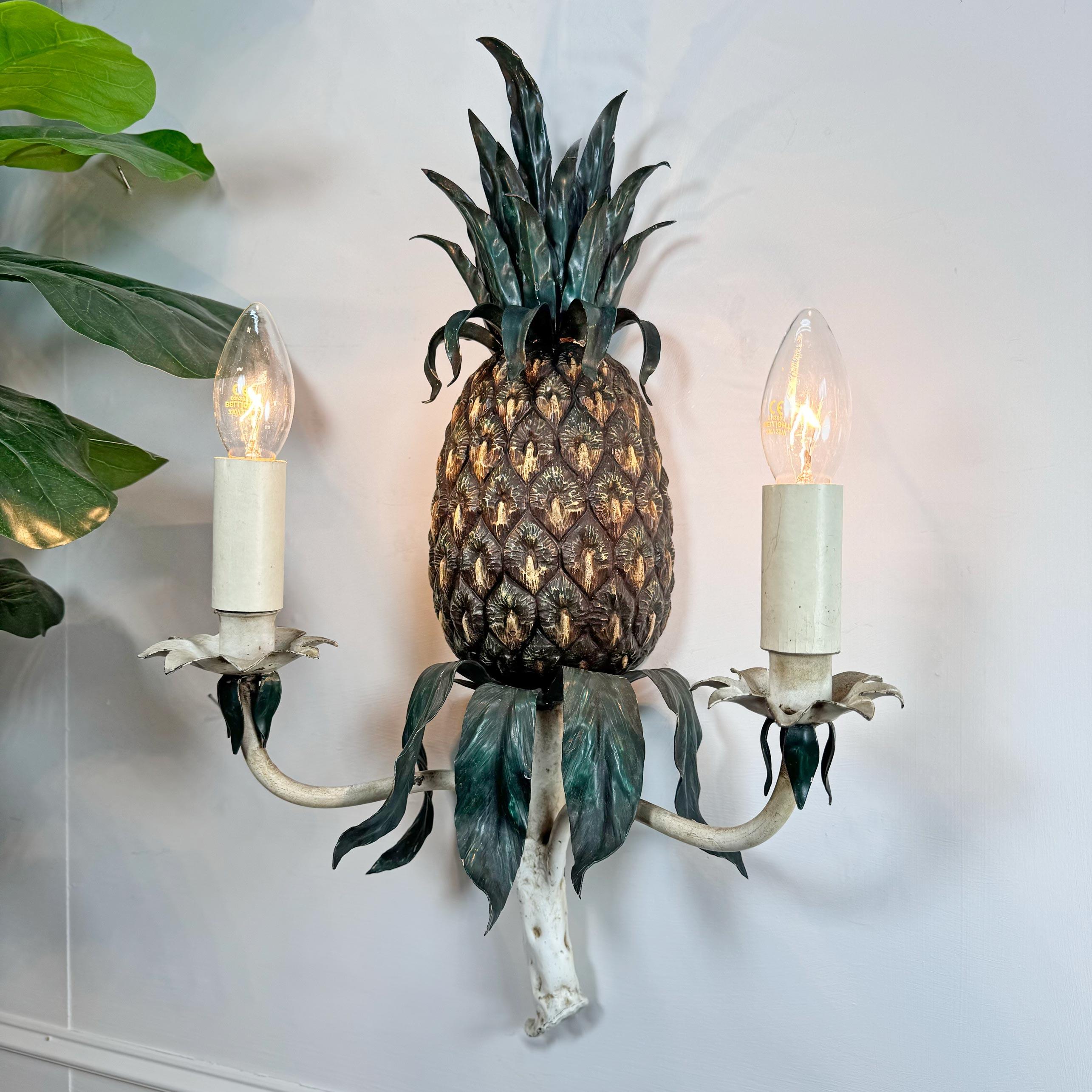Hand-Painted 1930's Italian Pineapple Wall Sconce For Sale