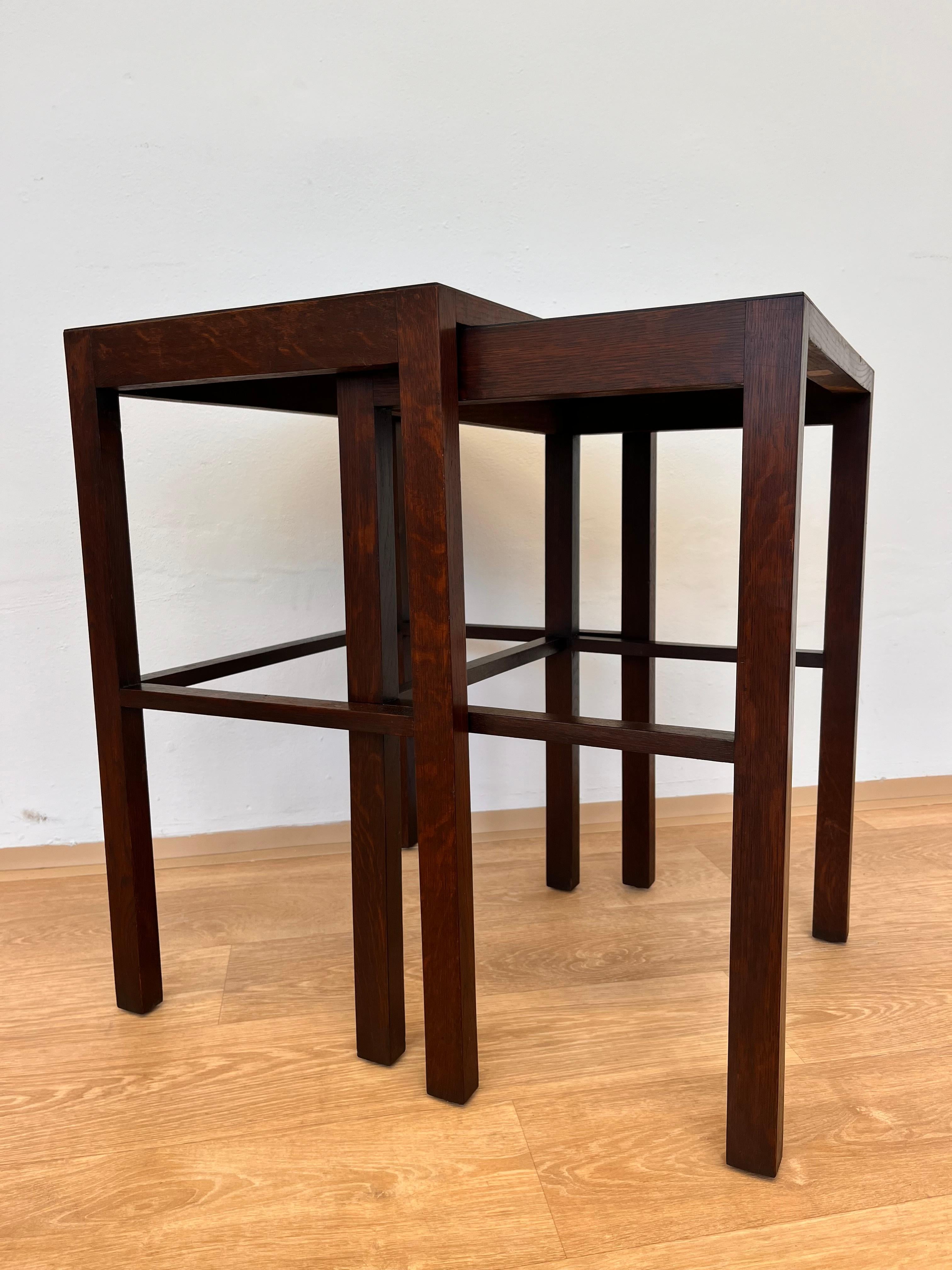 Milieu du XXe siècle Modèle J. Halabala H-50/H-51 des années 1930 - Tables gigognes restaurées - Tchécoslovaquie en vente