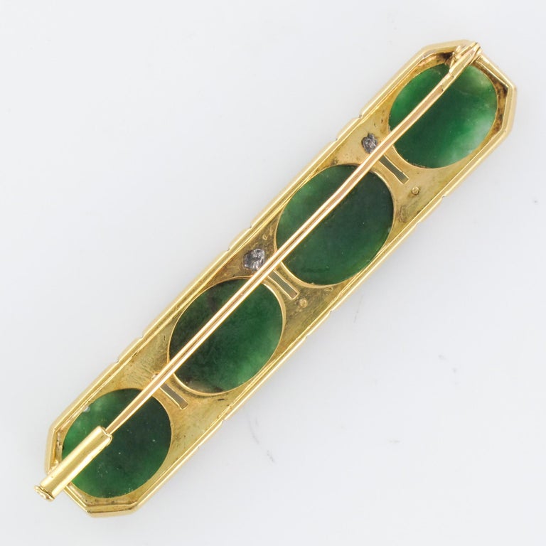 French 1930s Art Deco Jade Cultured Pearls 18 Karat Yellow Gold Brooch For Sale 7