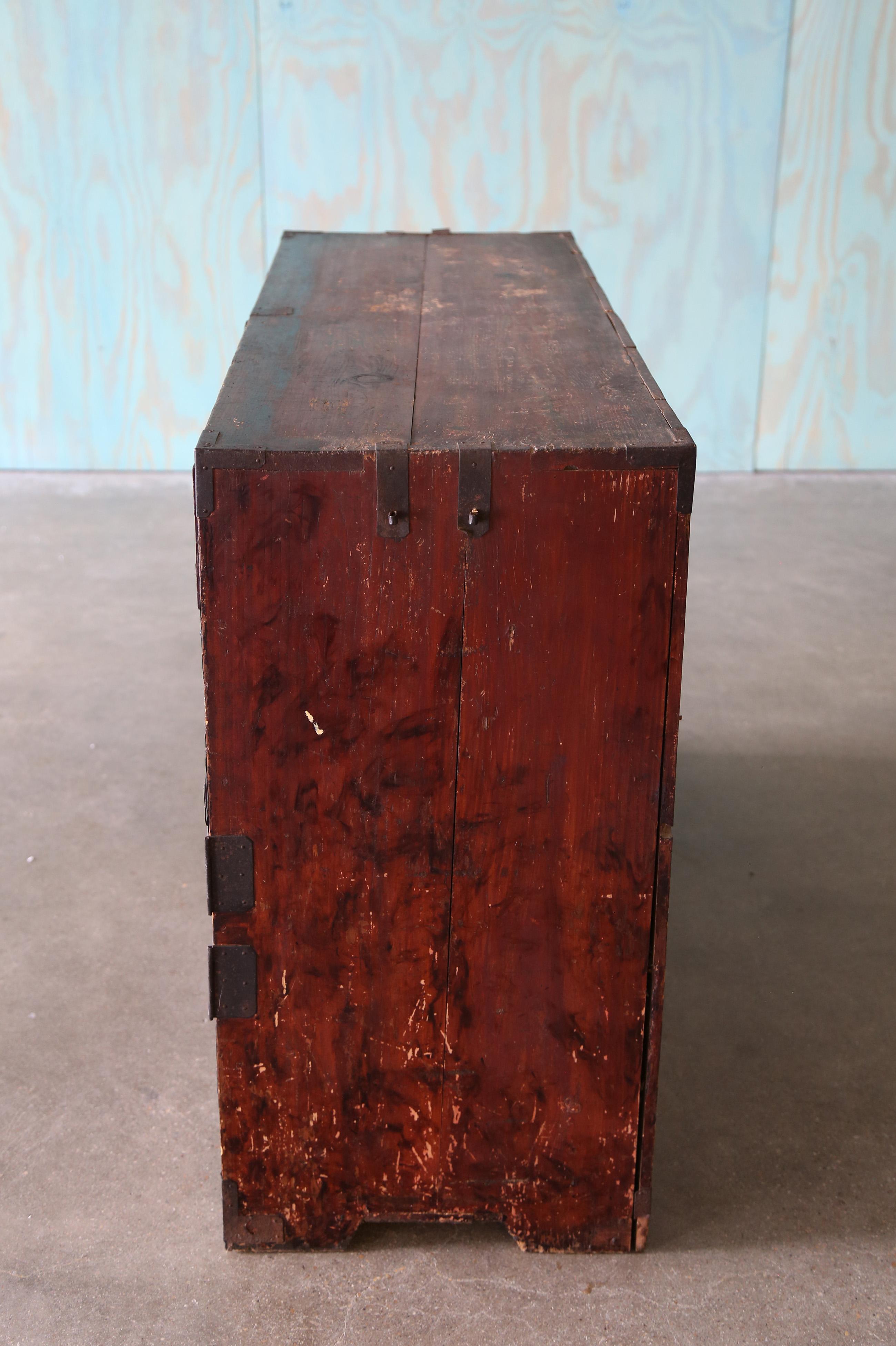 1930s Japanese Antique Lacquer Sendai Tansu Clothing Chest For Sale 5