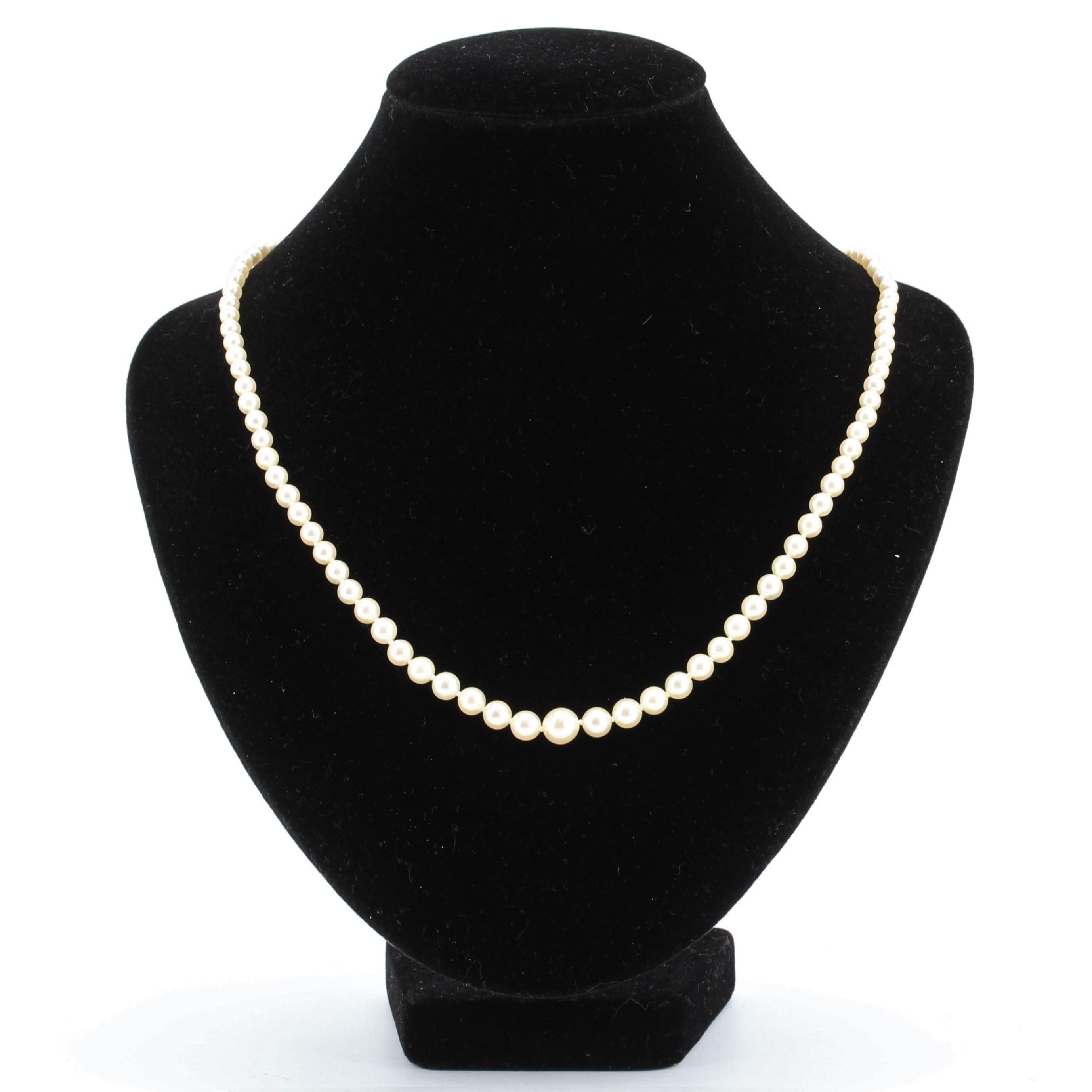 1930s Japanese Cultured Round White Pearl Necklace 1