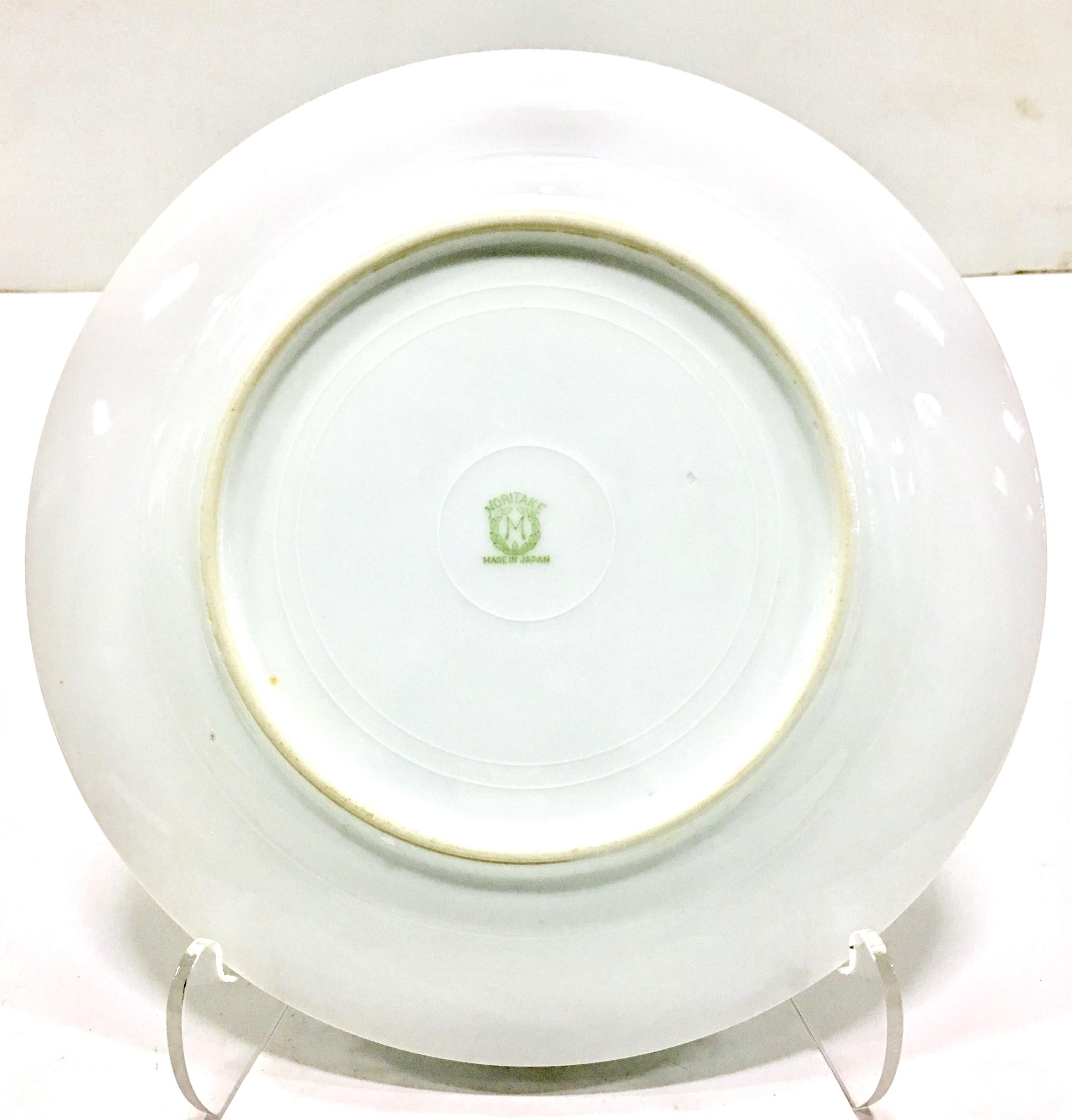 1930'S Japanese Porcelain Dinnerware Set Of 32 Pieces By, Noritake In Good Condition For Sale In West Palm Beach, FL