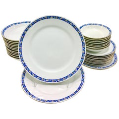 1930s Japanese Porcelain Dinnerware Set of 32 Pieces by, Noritake