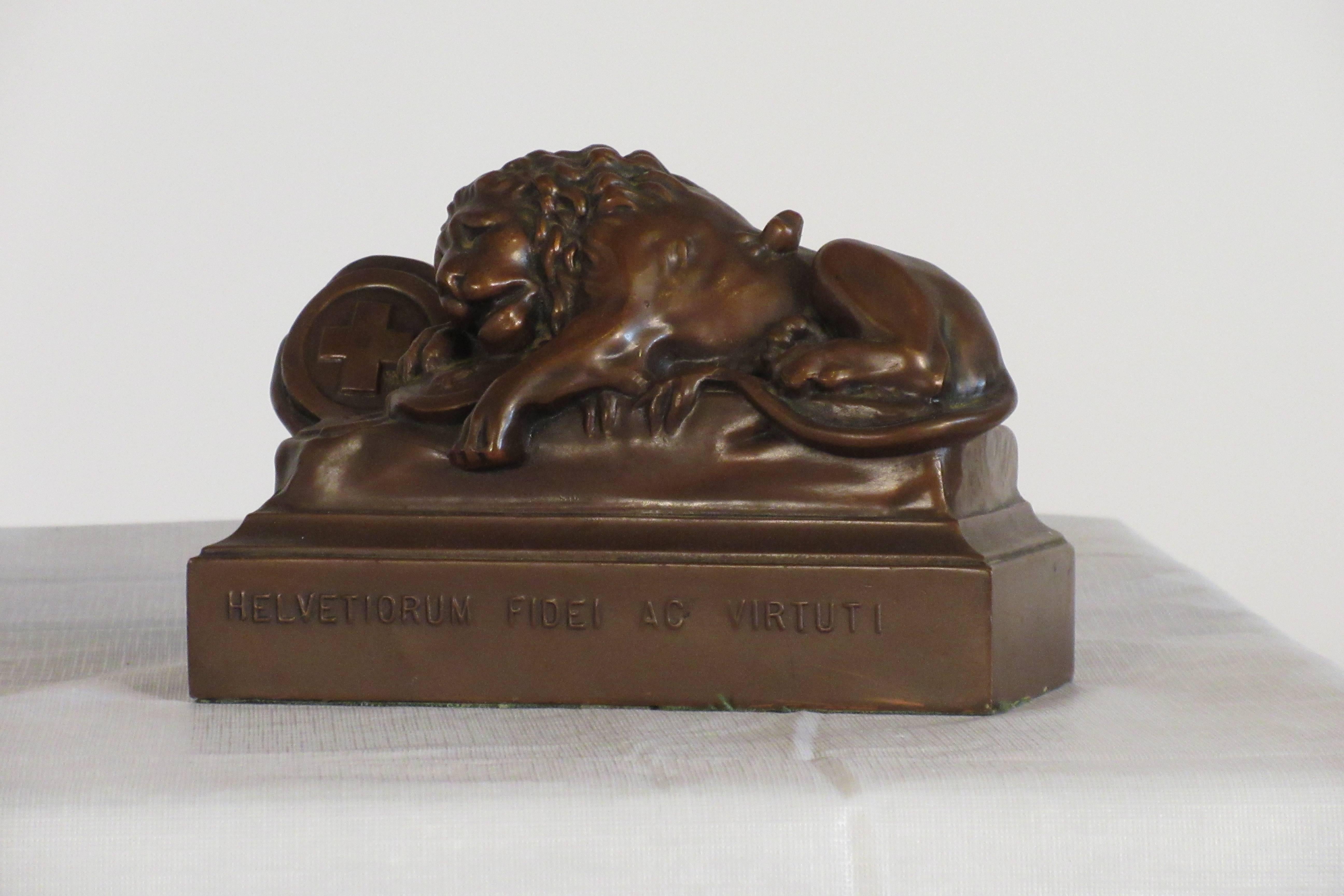 1930s, Jennings Brothers Bronze Coated Lion of Lucerne Bookends In Good Condition In Tarrytown, NY