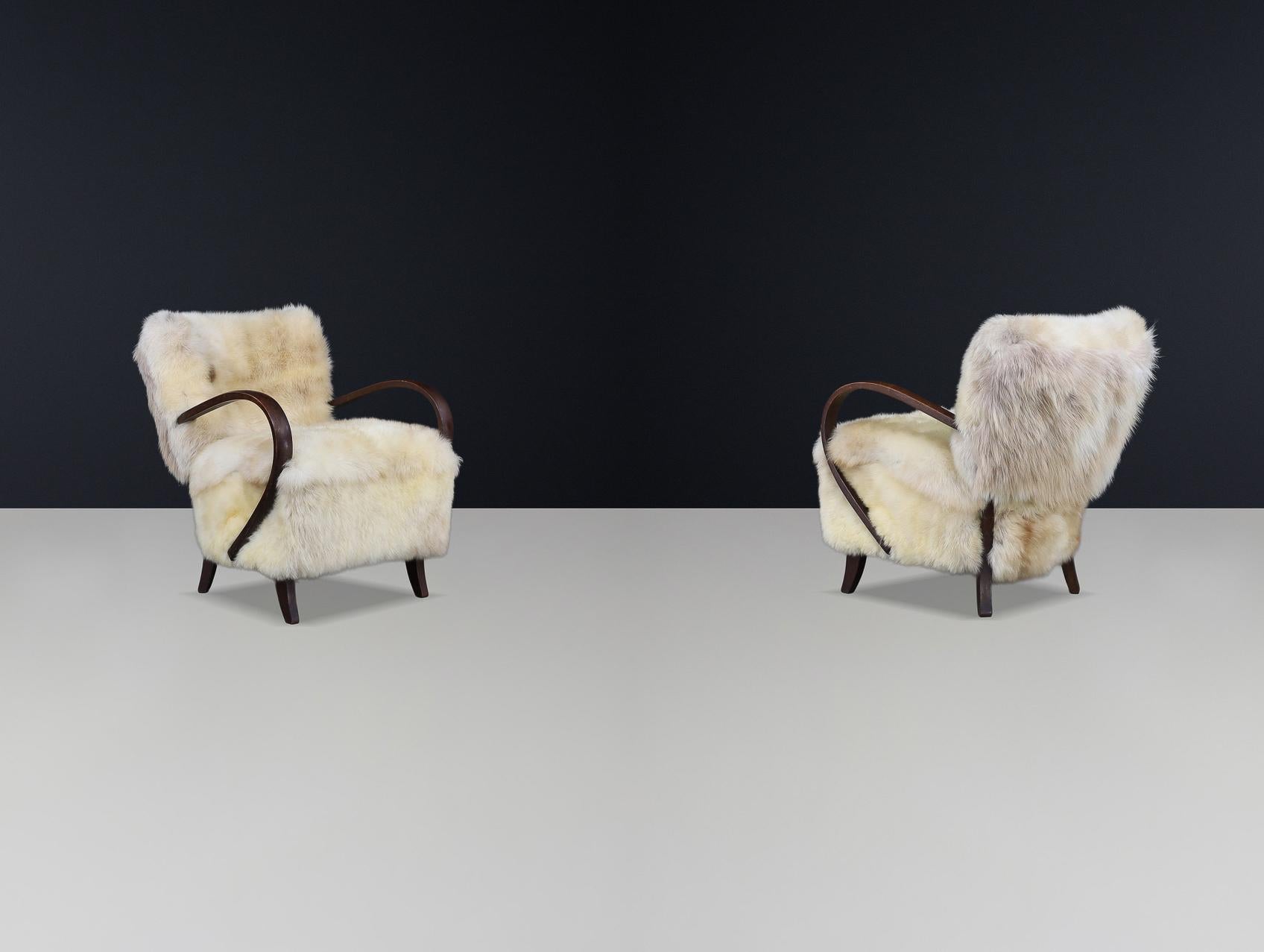 Metà XX secolo Sedie da salotto in pelle di pecora Jindřich Halabala Bentwood del 1930, Thonet in vendita