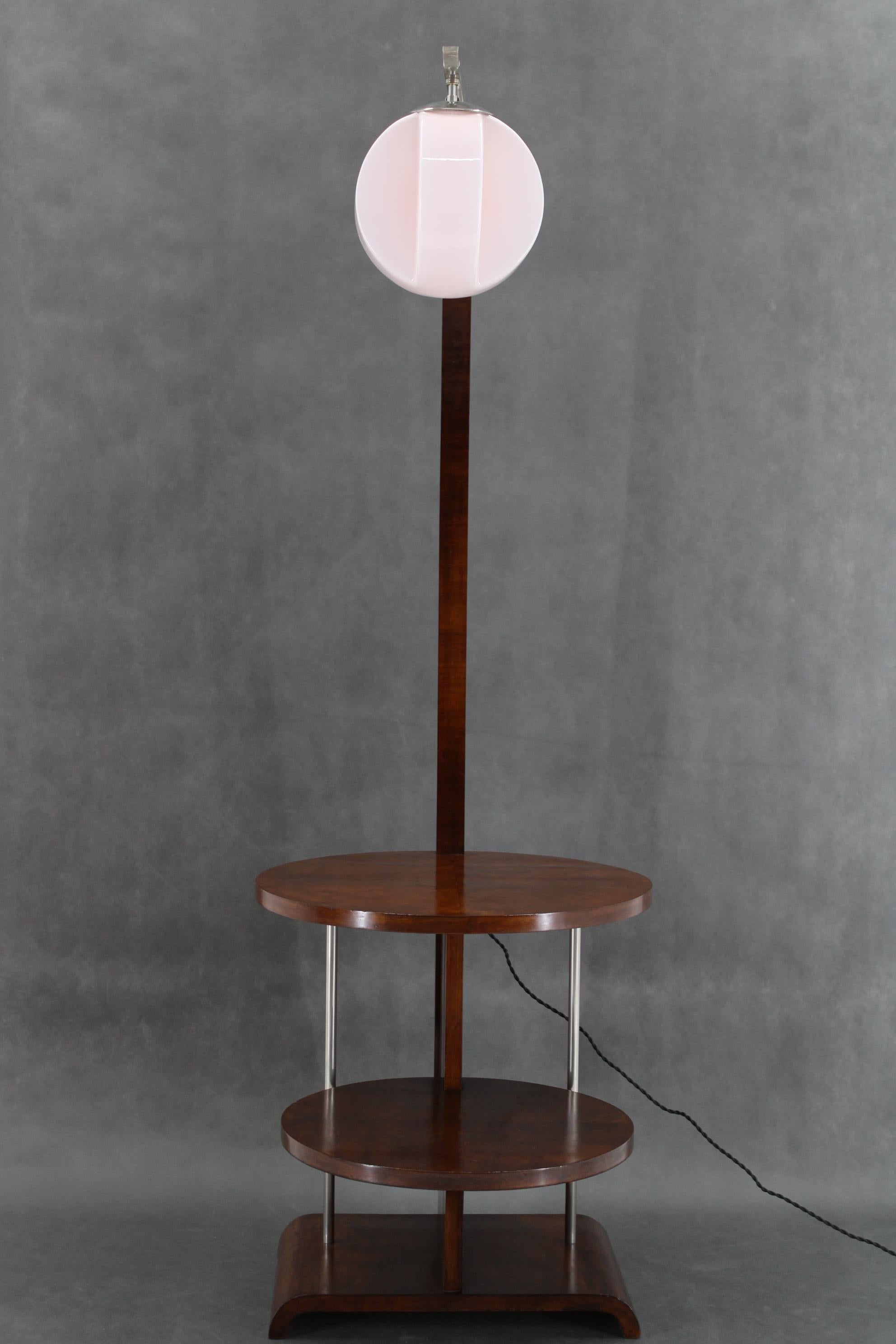 Lámpara de pie Jindrich Halabala de 1930 en acabado nogal , restaurada en venta 5