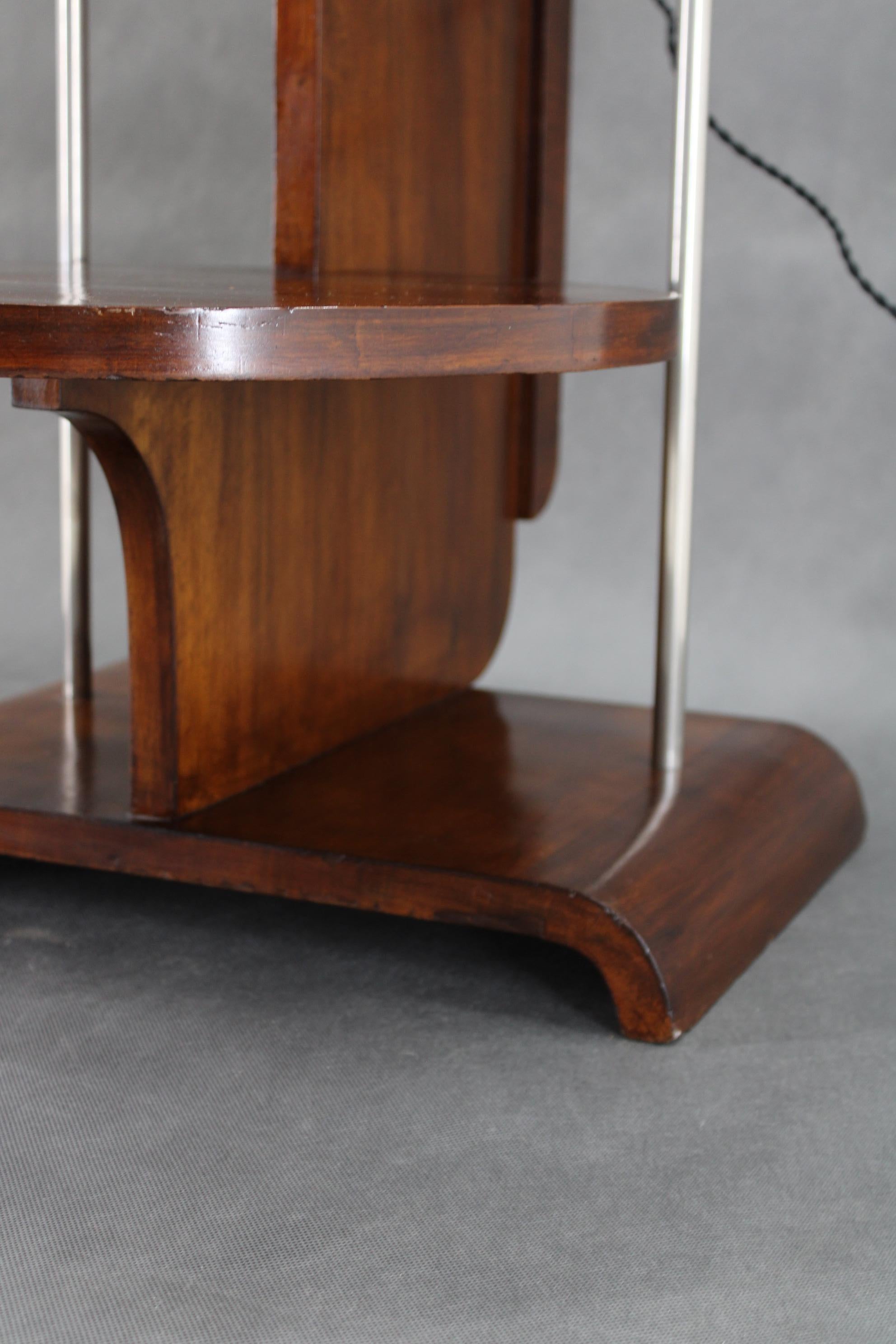 Lámpara de pie Jindrich Halabala de 1930 en acabado nogal , restaurada en venta 7