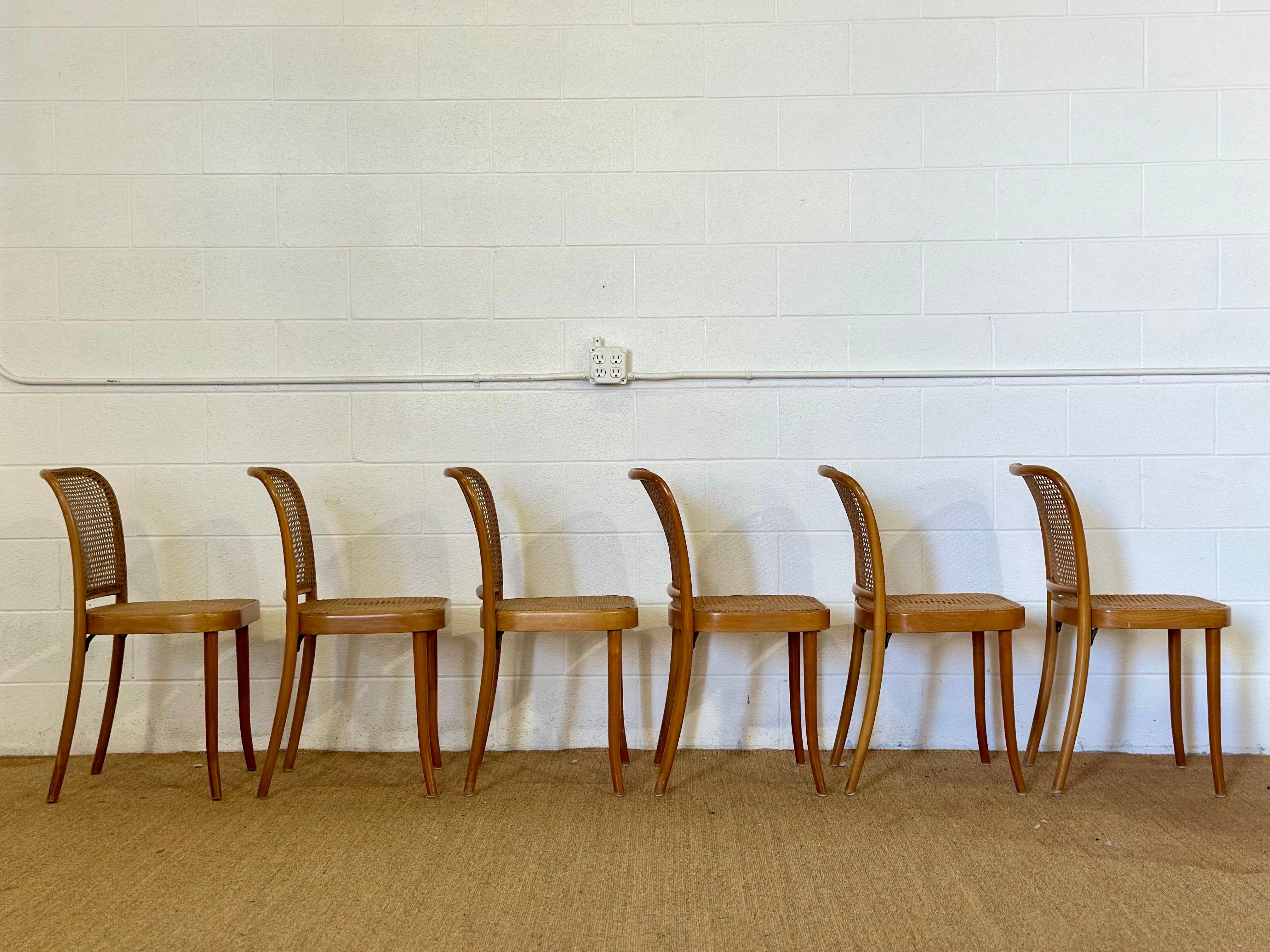 1930er Josef Hoffmann Nr. 811 Prag Bugholz & Rohrgeflecht Esszimmerstühle - 6er Set im Zustand „Gut“ im Angebot in Farmington Hills, MI