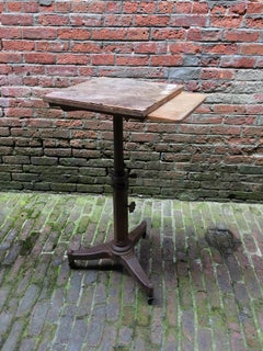 1930er Jahre "Karlo" Industrieller Satellit Gusseisen Schreibmaschinenständer