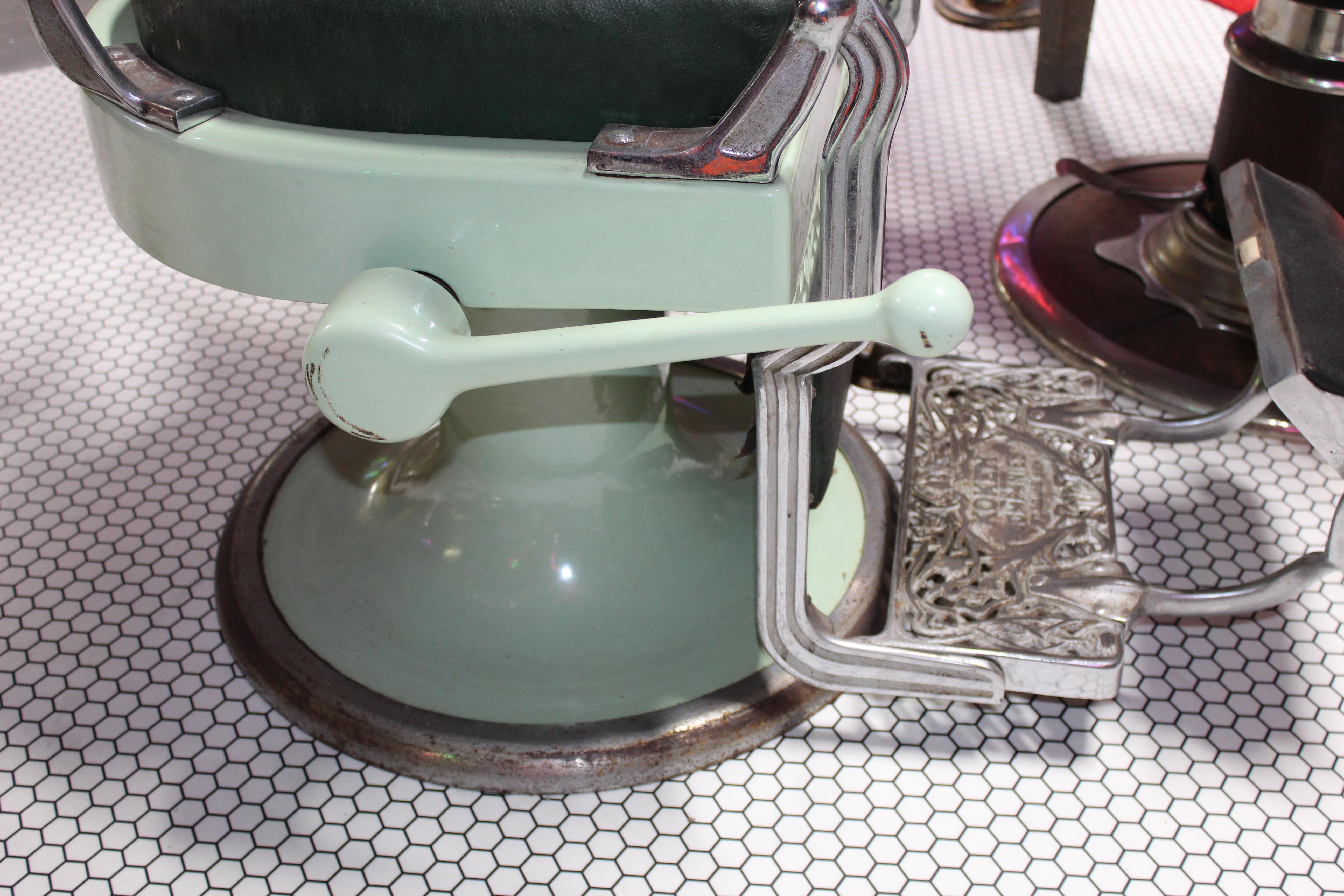 Mid-20th Century 1930s Koken Antique Barber Chair For Sale