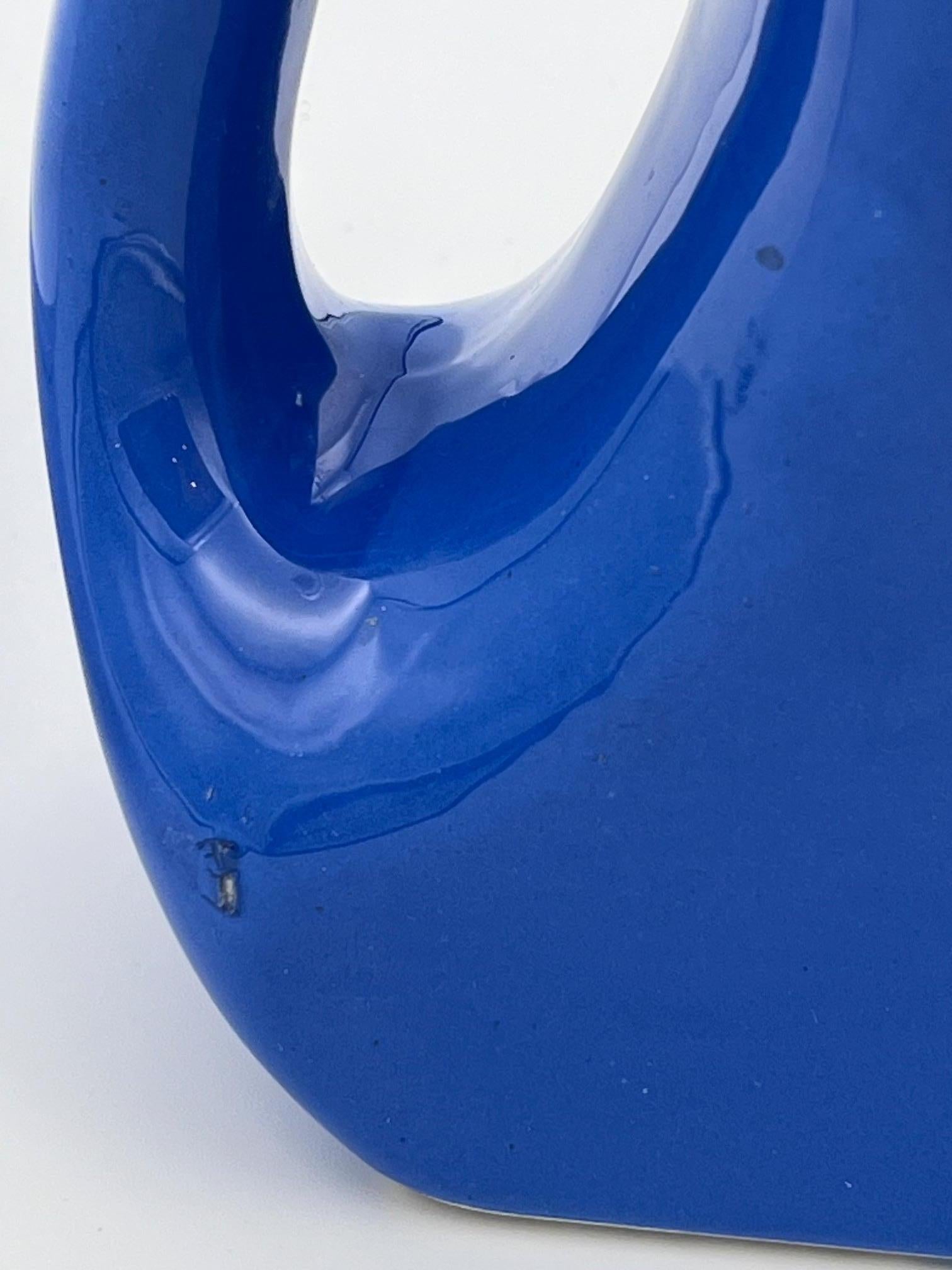 Caraffa per acqua da frigorifero in ceramica Art Deco blu lapis degli anni '30 e tappo abbinato in vendita 8