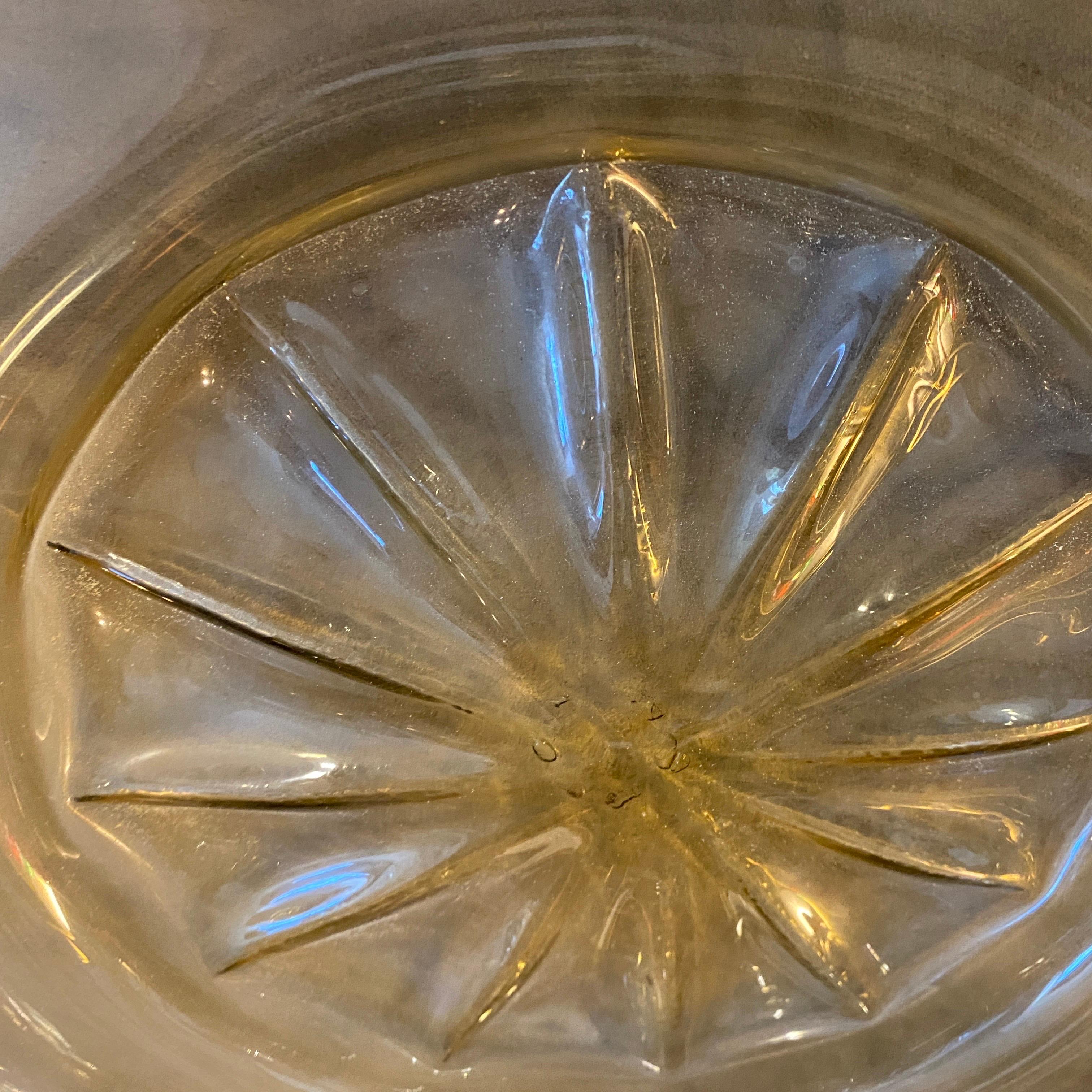 Grande assiette en verre de Murano soufflé doré des années 1930 de Vittorio Zecchin pour Venini  5