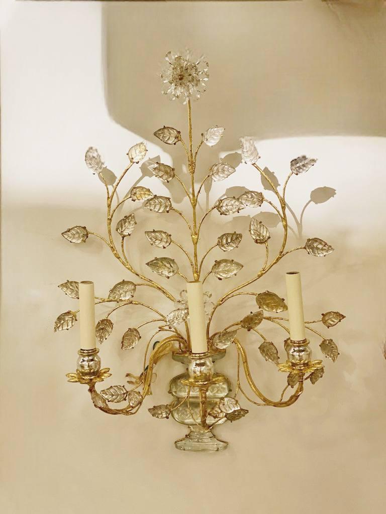 1930er Jahre Große französische Bagues Vergoldete Metallleuchten mit 3 Lichtern im Zustand „Gut“ im Angebot in New York, NY