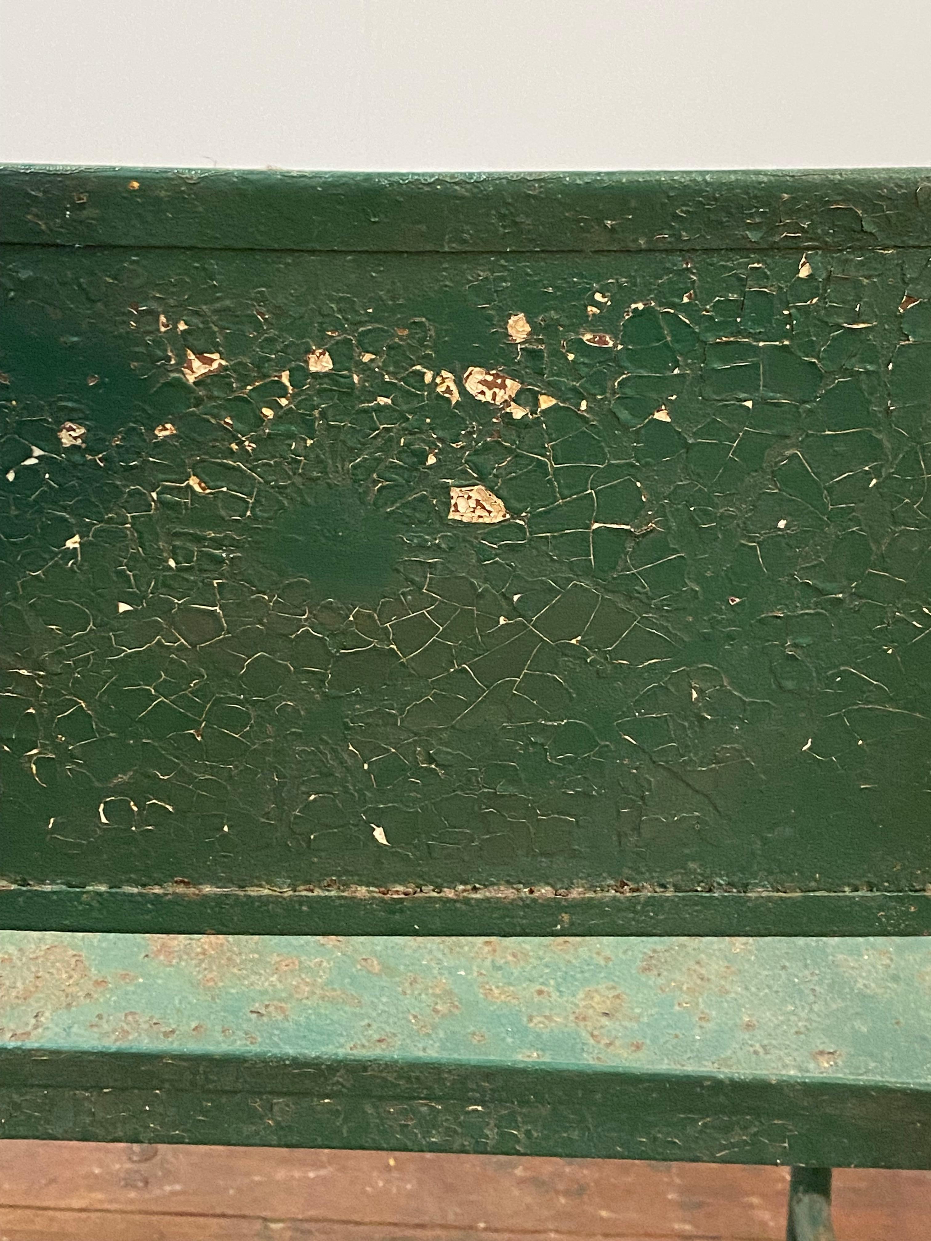 Panchina industriale in ferro tubolare di grandi dimensioni del 1930 in vendita 8