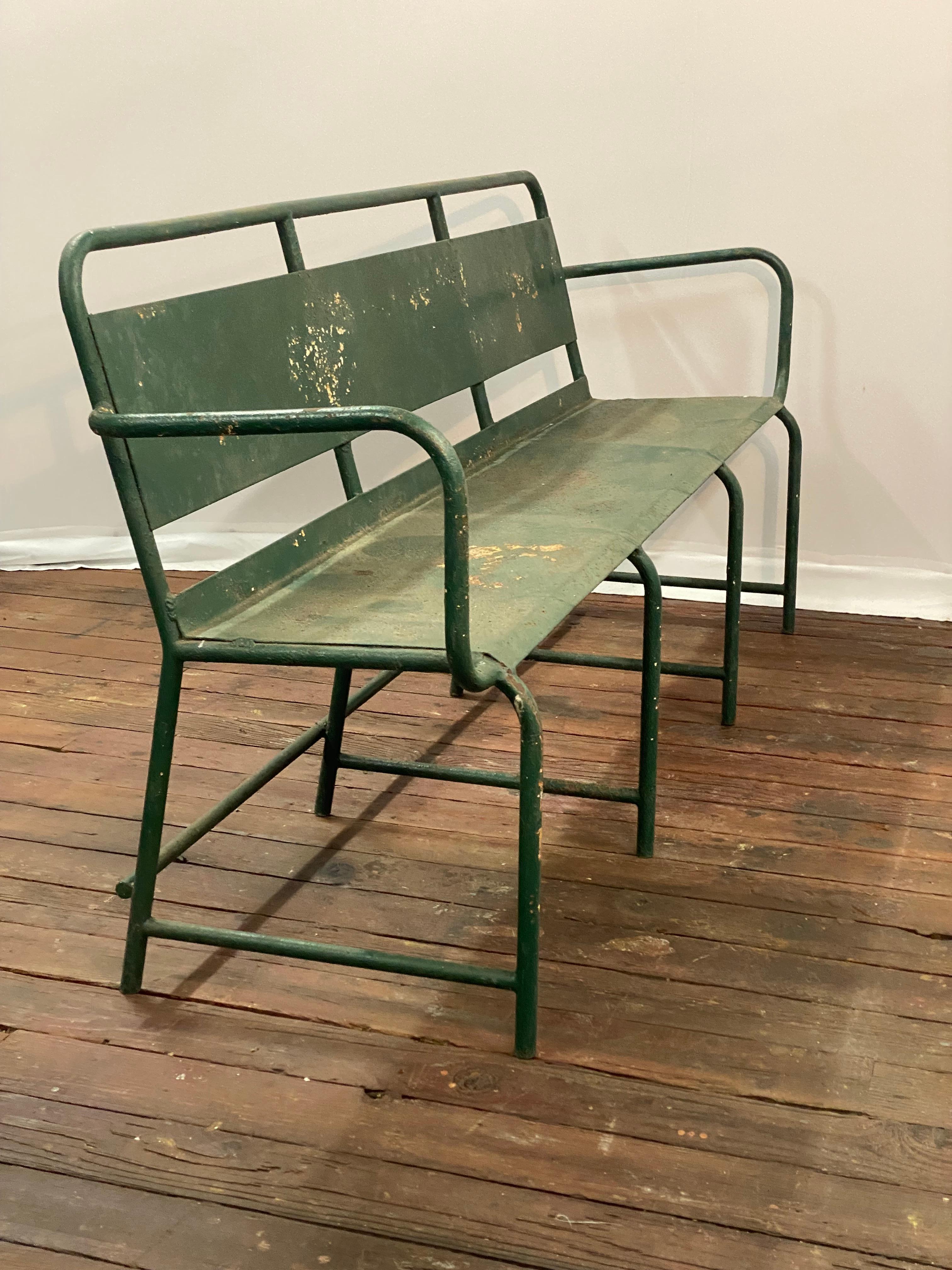 Americano Panchina industriale in ferro tubolare di grandi dimensioni del 1930 in vendita