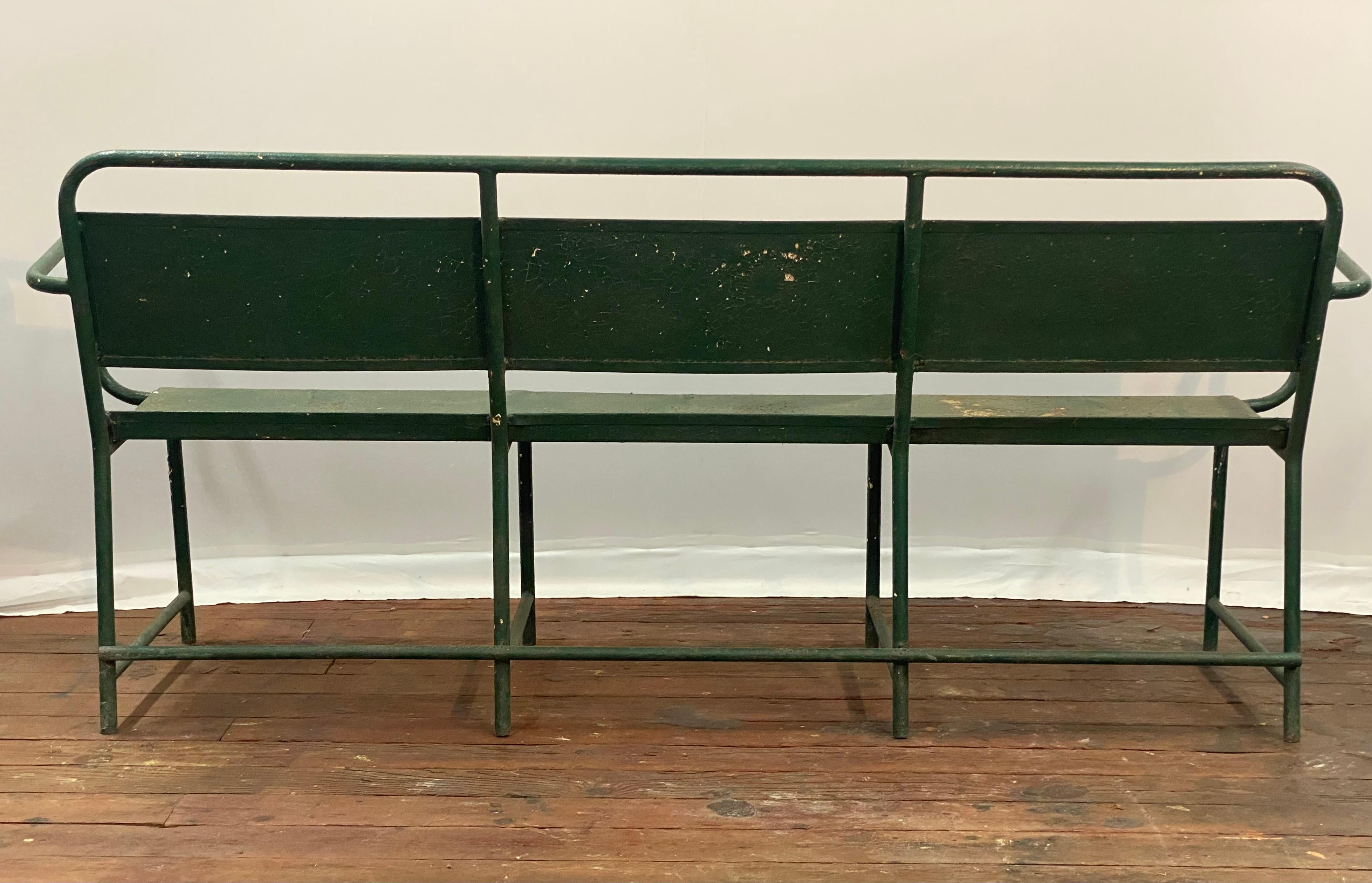 Panchina industriale in ferro tubolare di grandi dimensioni del 1930 in vendita 1