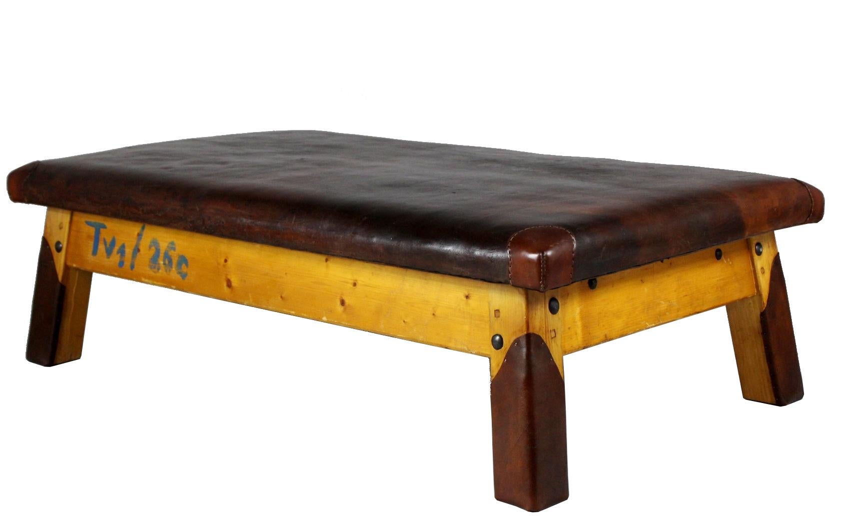 1930s Large Leather Gym Table/Daybed In Good Condition In Cimelice, Czech republic